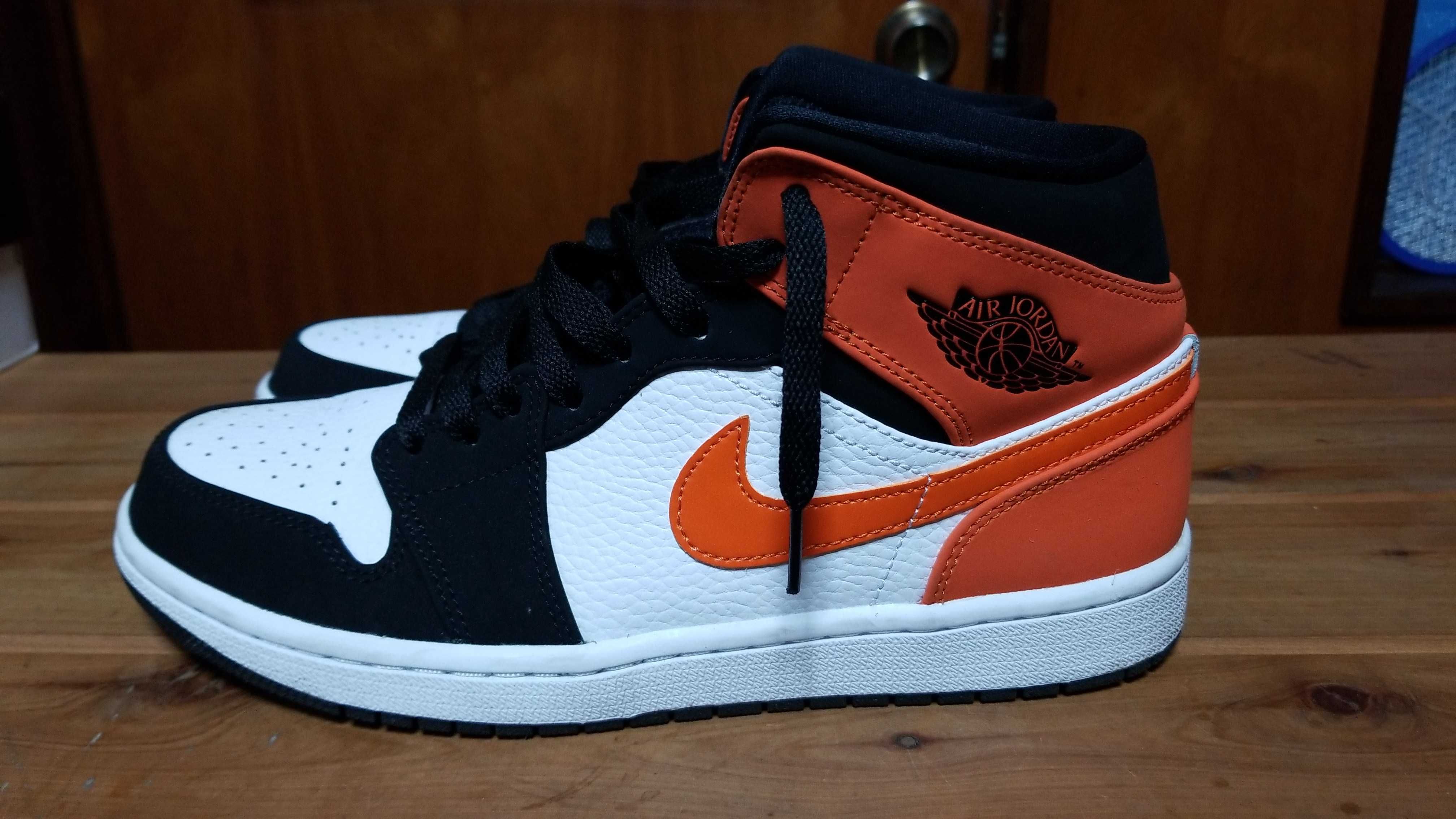 NIKE AIR JORDAN 1 MID "SHATTERED BACKBOARD"