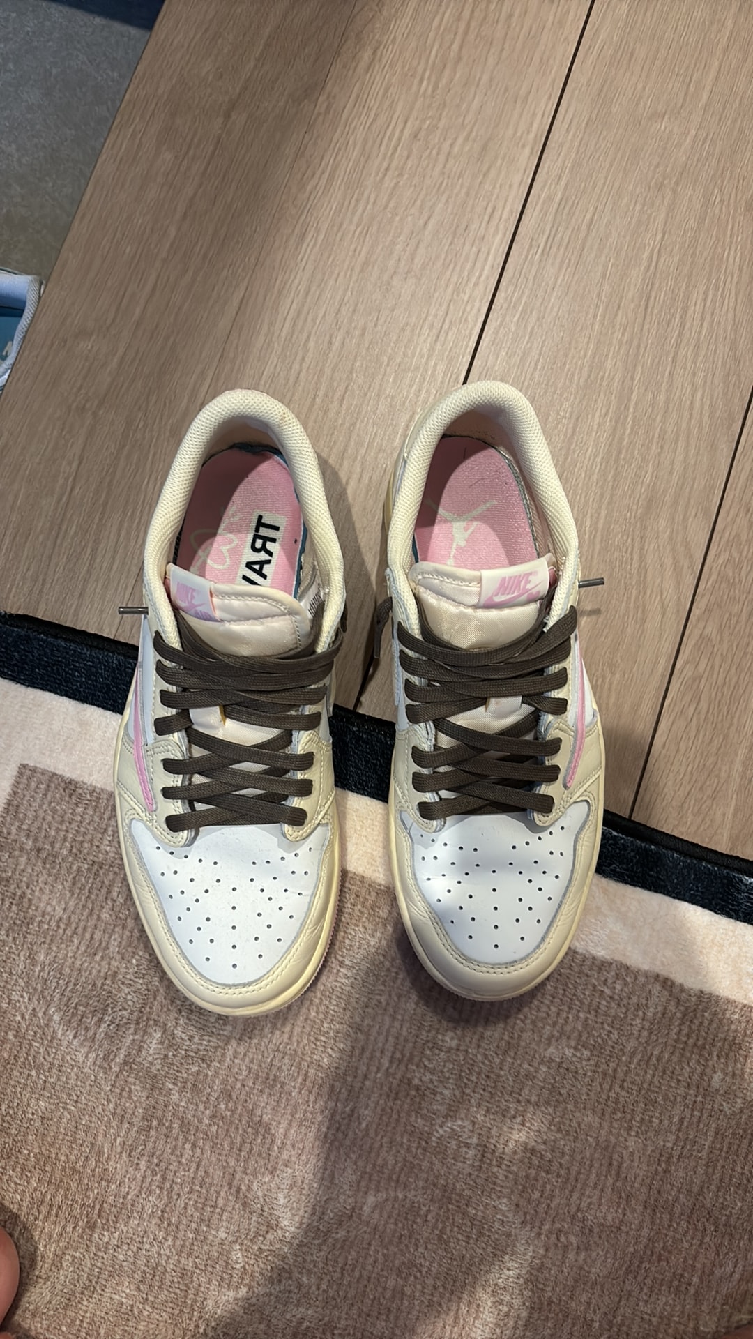 Travis Scott × Nike Air Jordan 1 Retro Low OG "Muslin/Shy Pink"