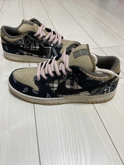 Travis Scott × Nike SB Dunk Low "Black/Parachute Beige"
