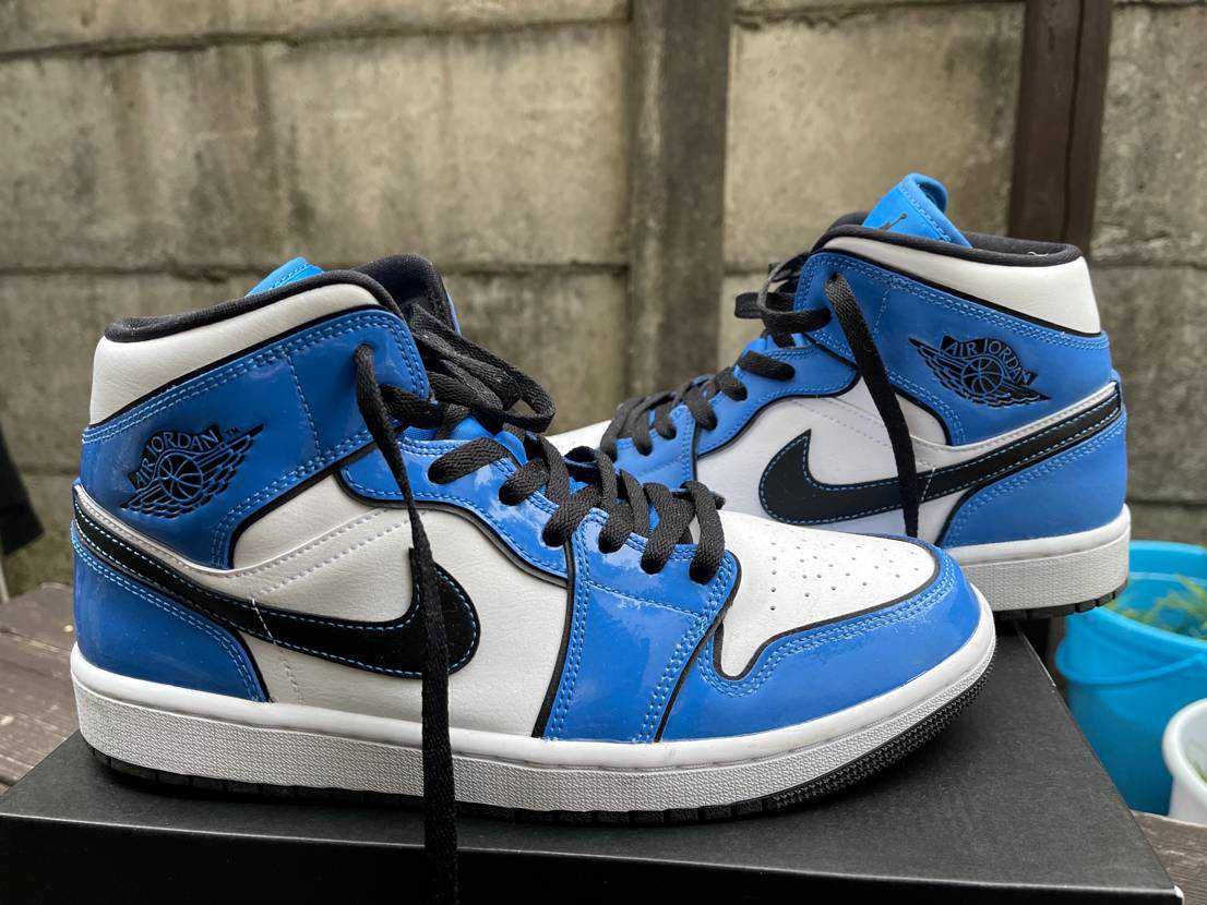 Nike Air Jordan 1 Mid SE "Signal Blue"