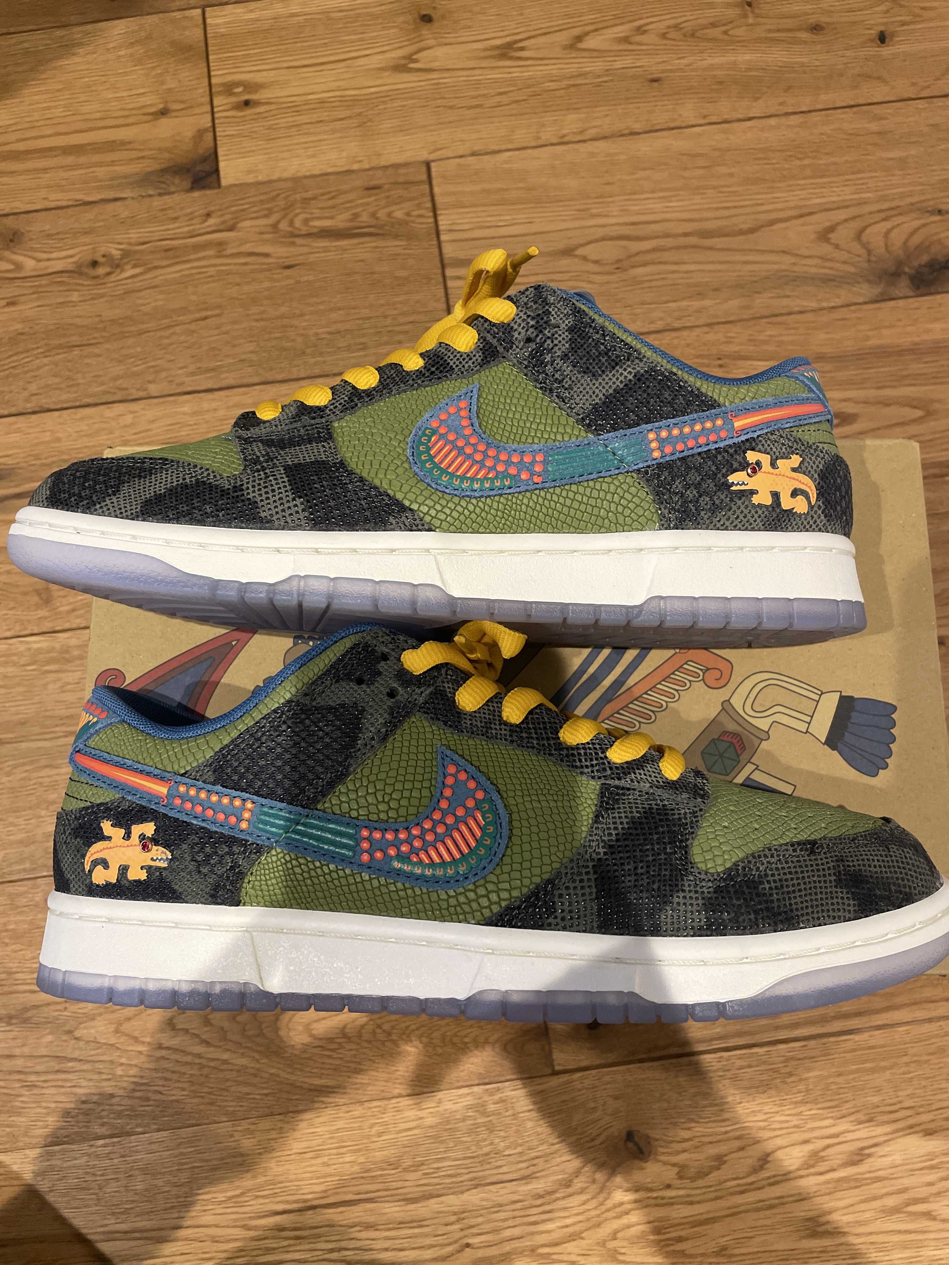 Nike Dunk Low "Siempre Familia"