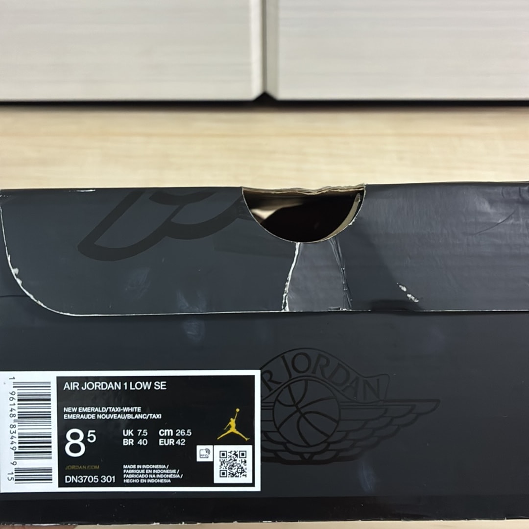 Nike Air Jordan 1 Low SE "New Emerald"