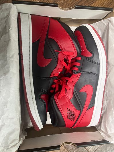 Nike Air Jordan 1 Mid "Bred"