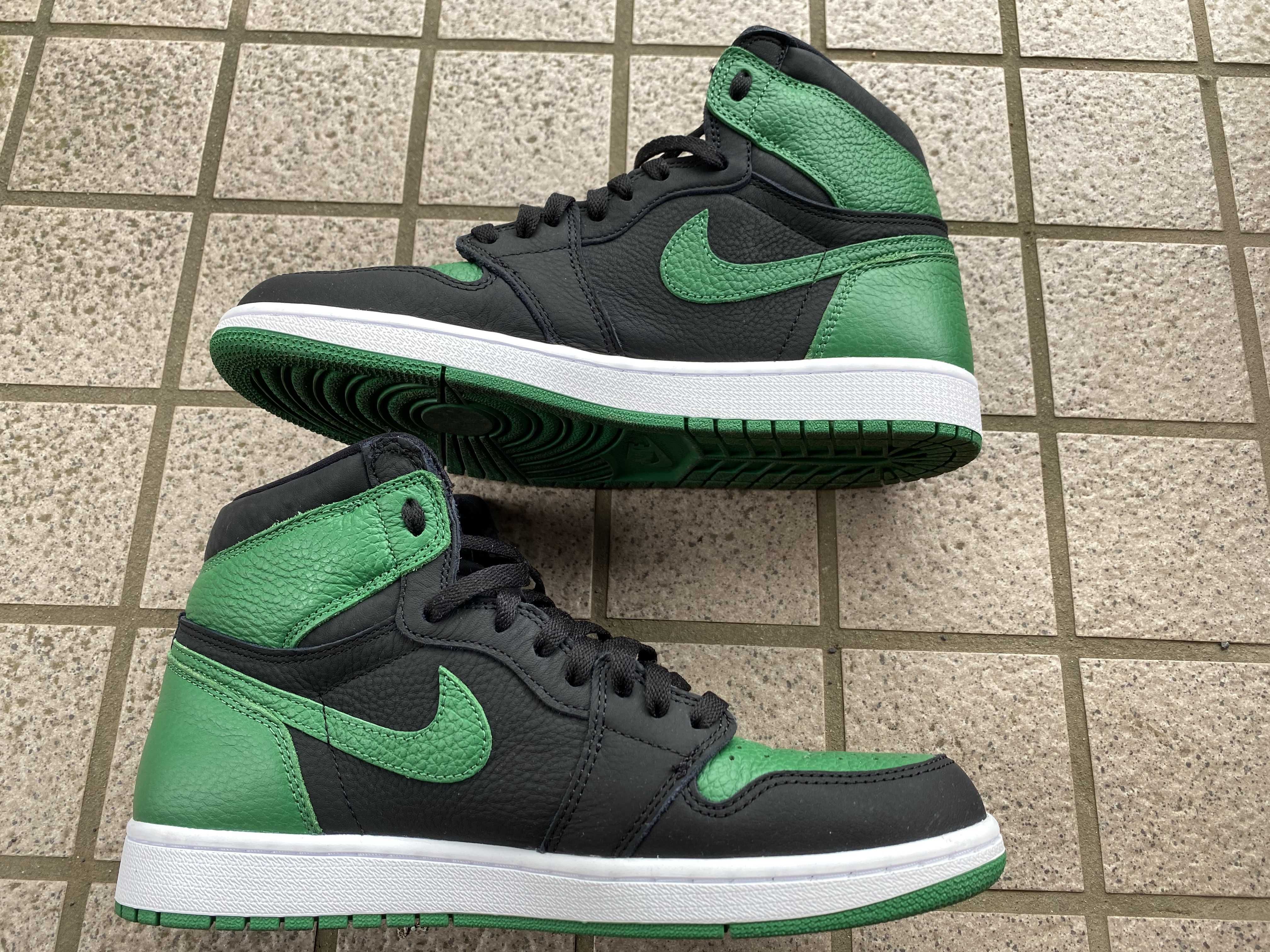 Nike Air Jordan 1 Retro High OG "Black/Pine Green" (2020)