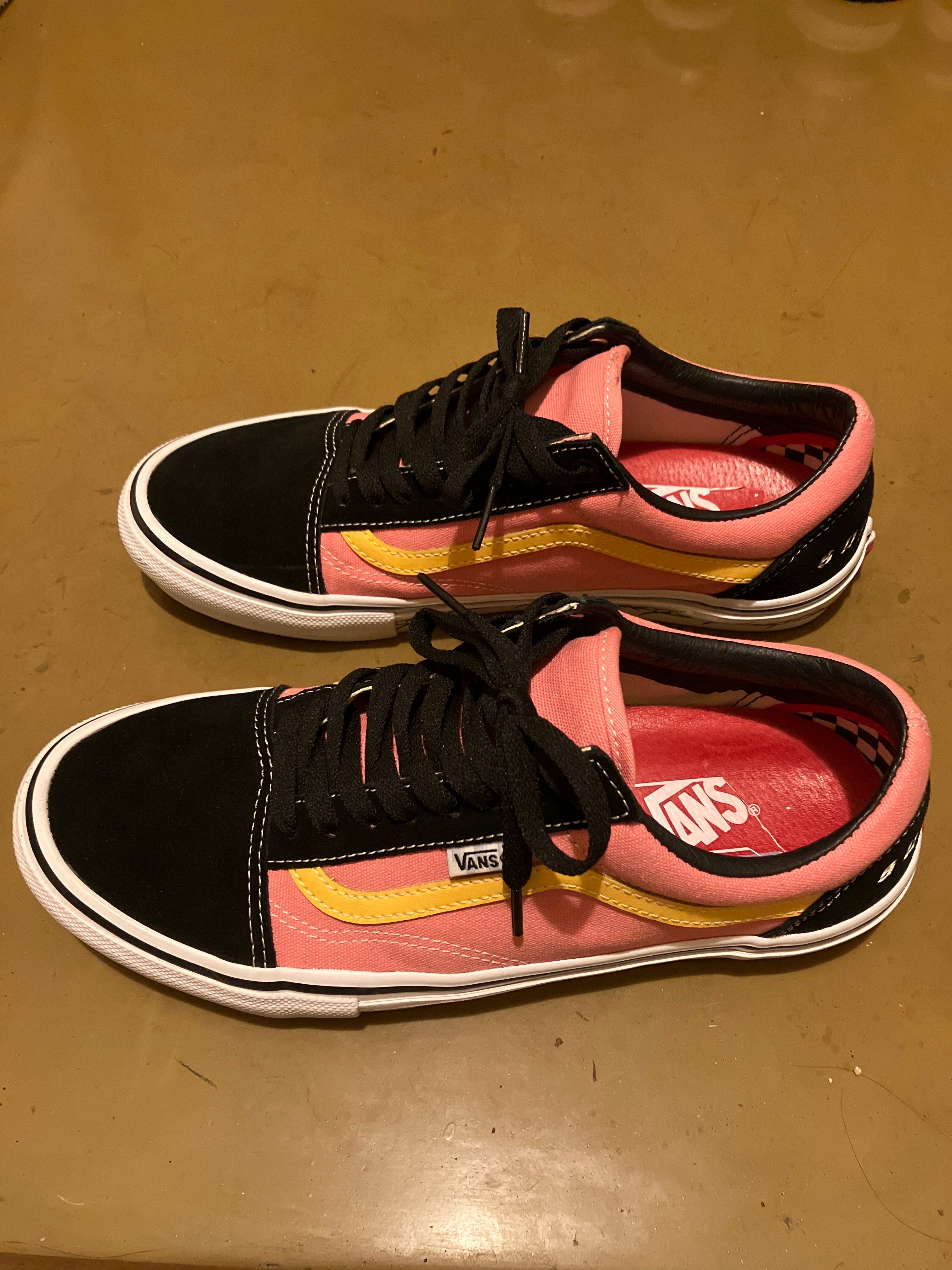 Supreme × Vans Old Skool "Pink"