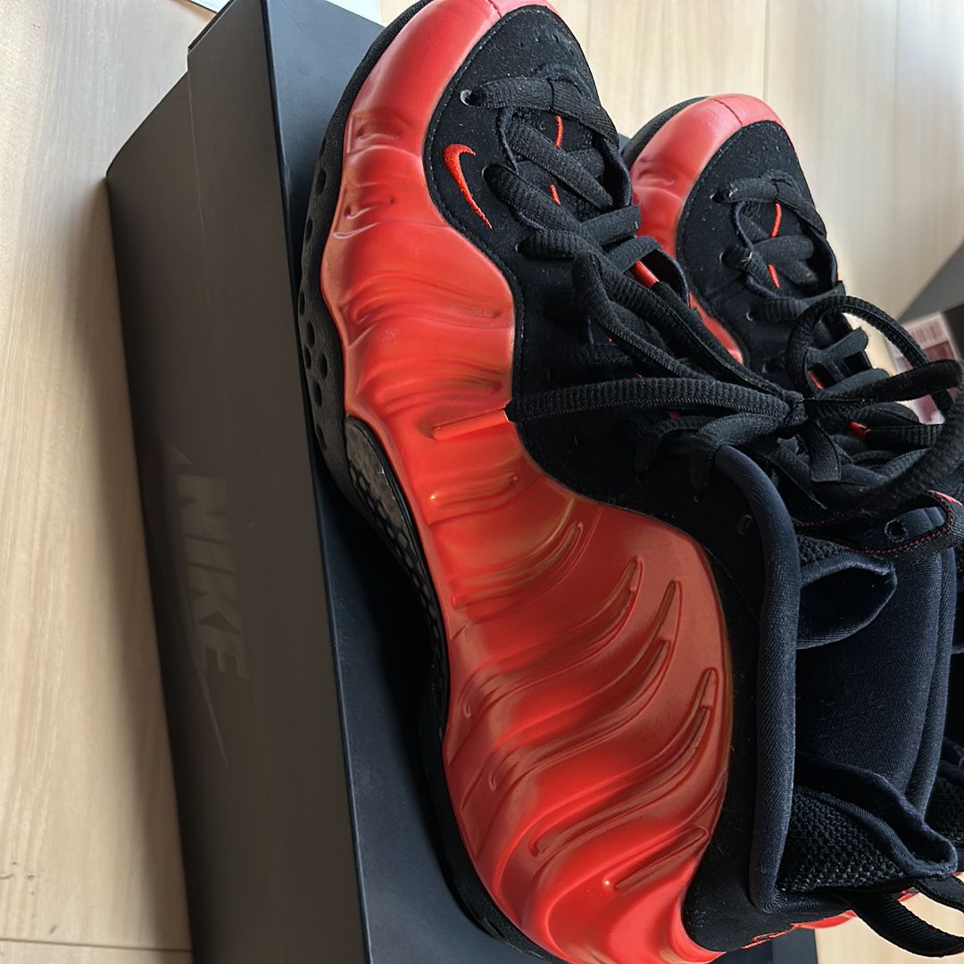 Nike Air Foamposite One "Habanero Red"