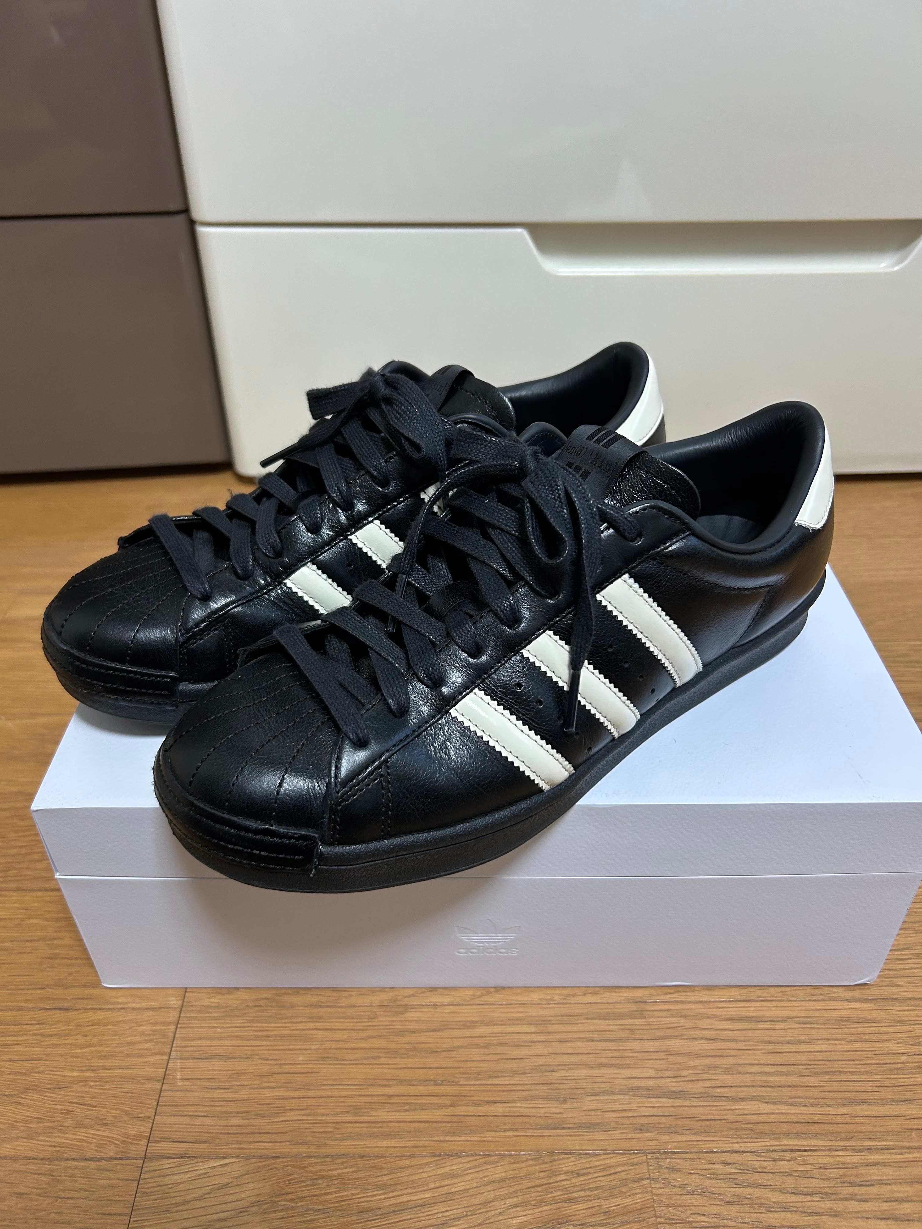 キス ロニー・ファイグ × アディダスオリジナルス スーパースター