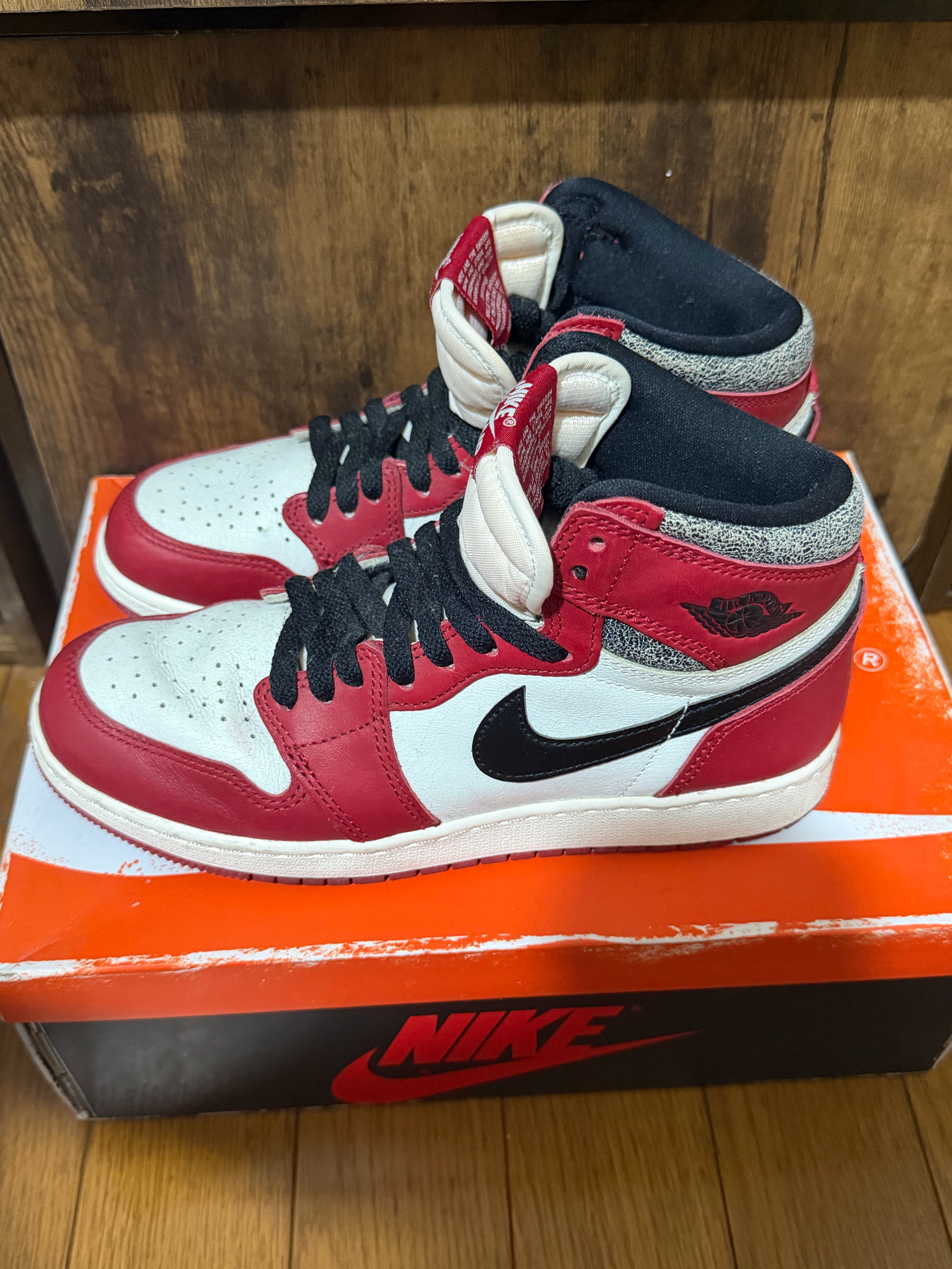 Nike GS Air Jordan 1 High OG "Lost & Found/Chicago"