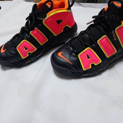 NIKE Women's AIR MORE UPTEMPO "HOT PUNCH"