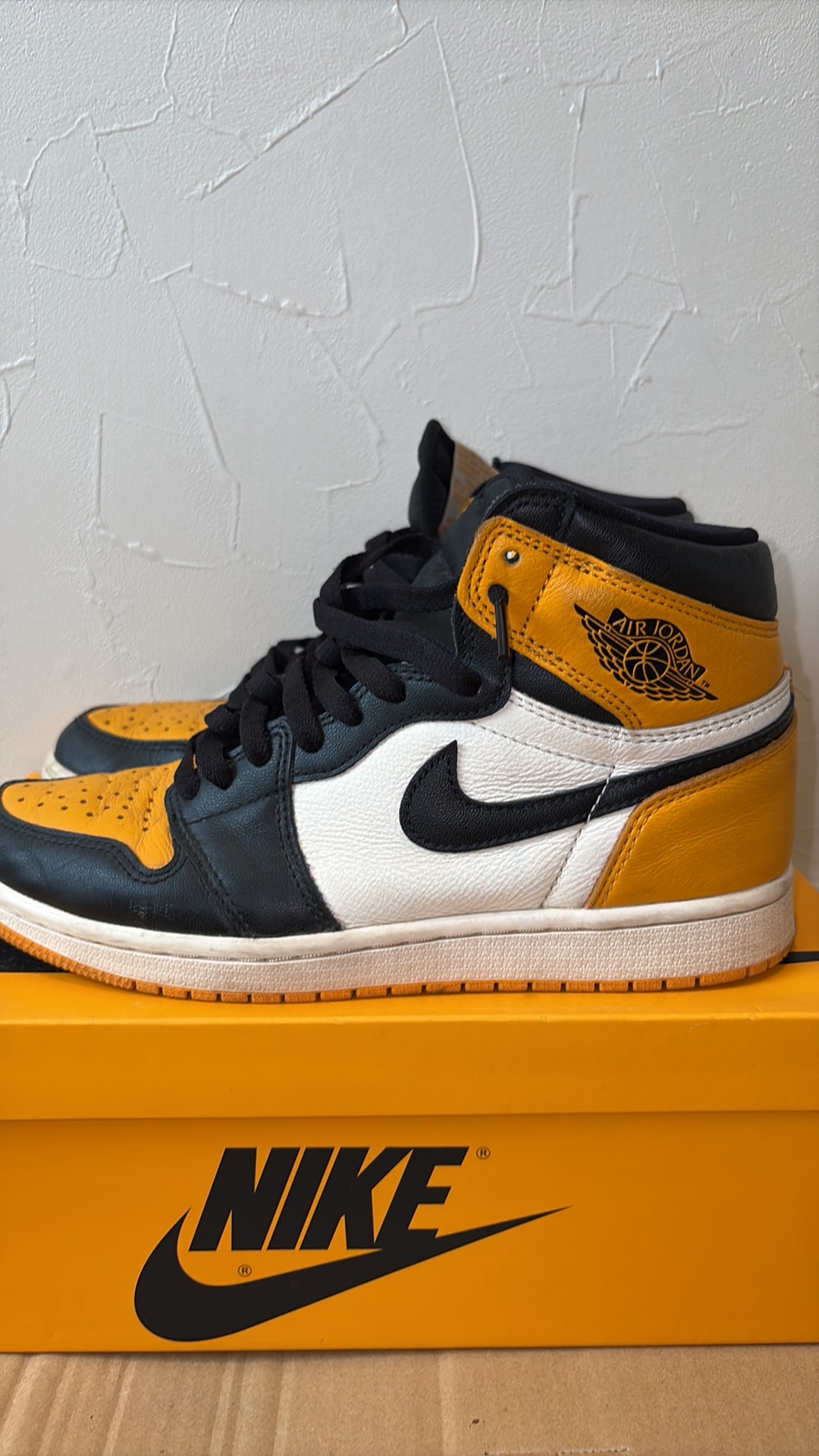 Nike Air Jordan 1 Retro High OG "Taxi"