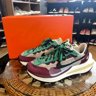 sacai × Nike Vapor Waffle "String/Red/Green"