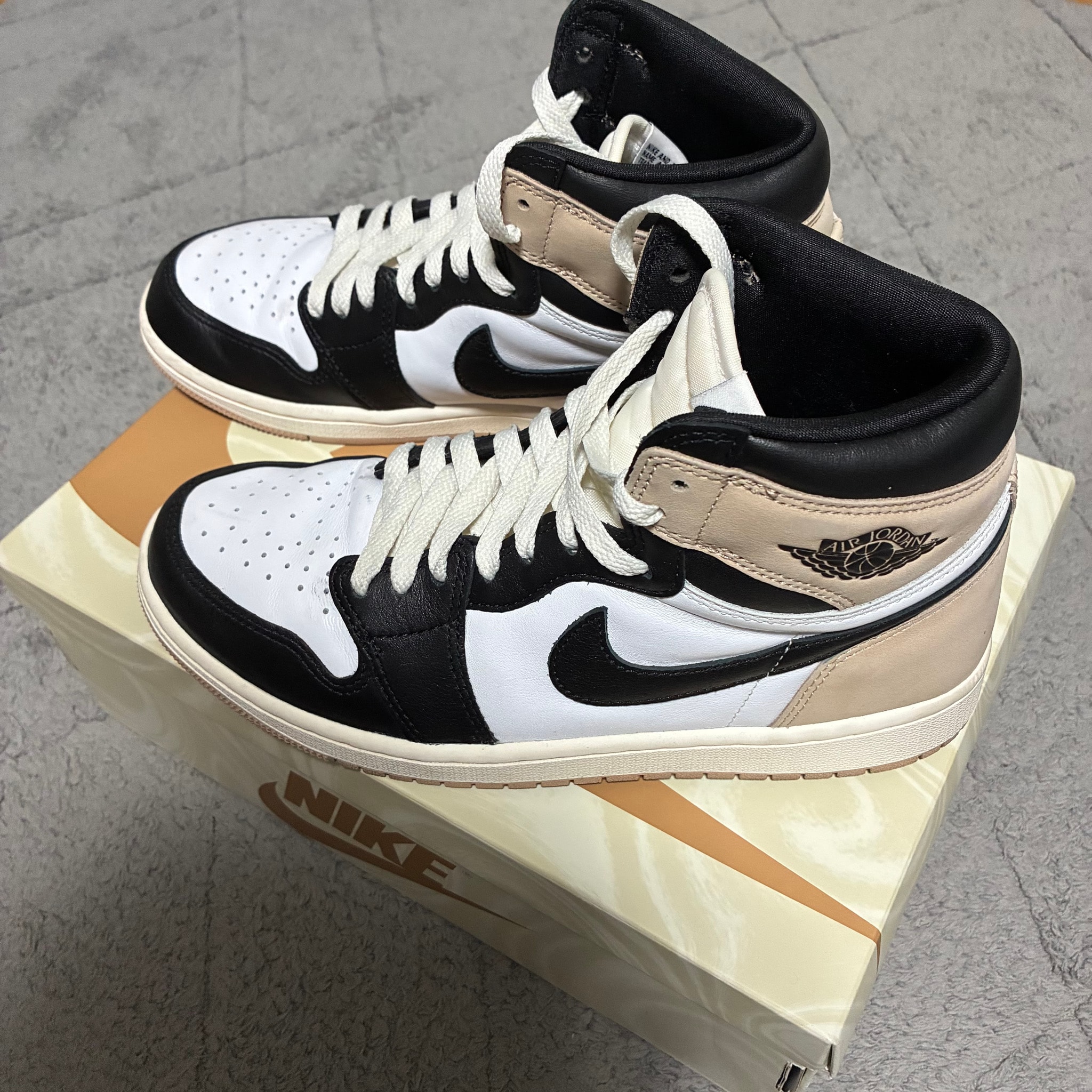 Nike Women's Air Jordan 1 Retro High OG "Latte"
