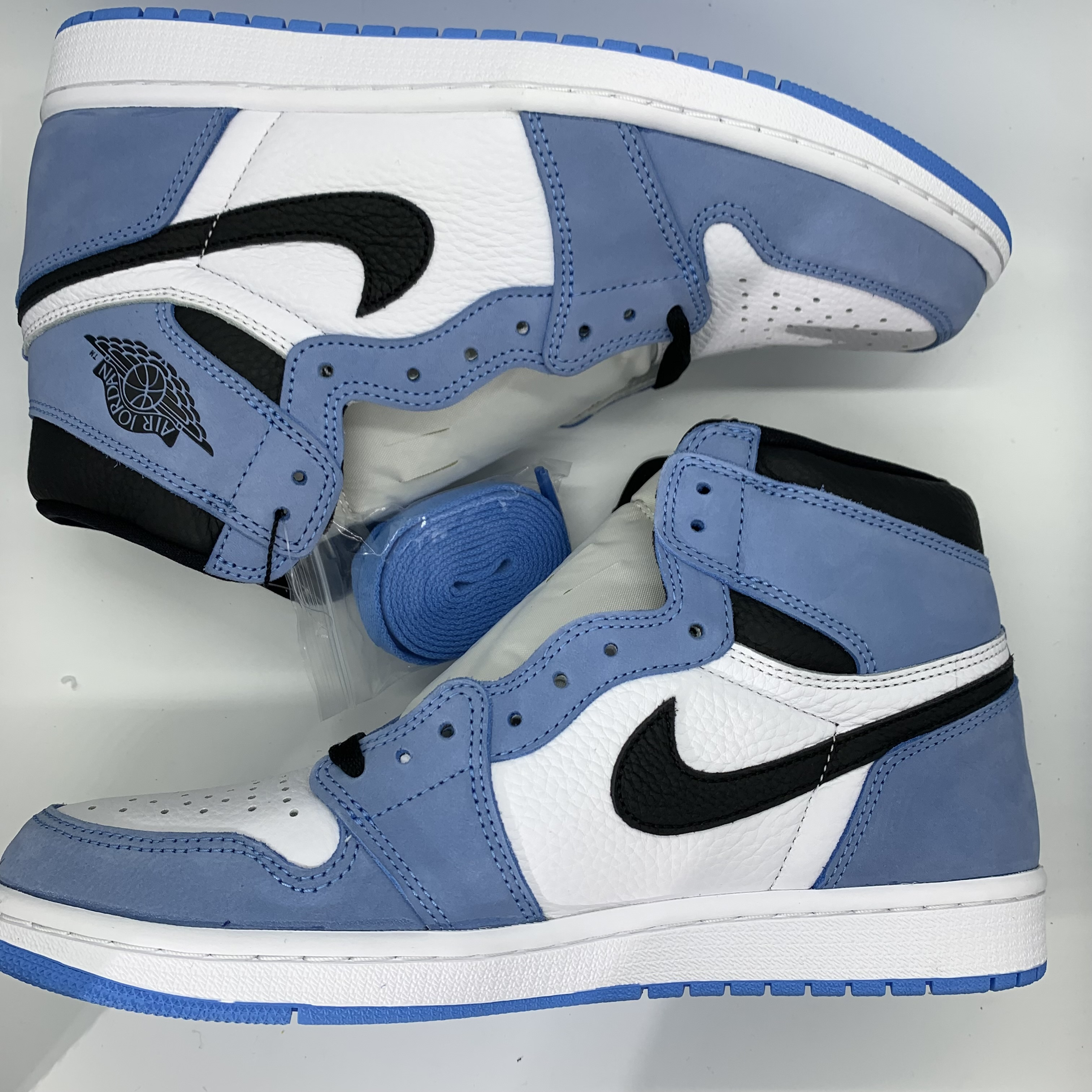 Nike Air Jordan 1 High OG "University Blue"