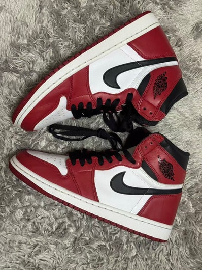 Nike Air Jordan 1 Retro High "Chicago" (2015)