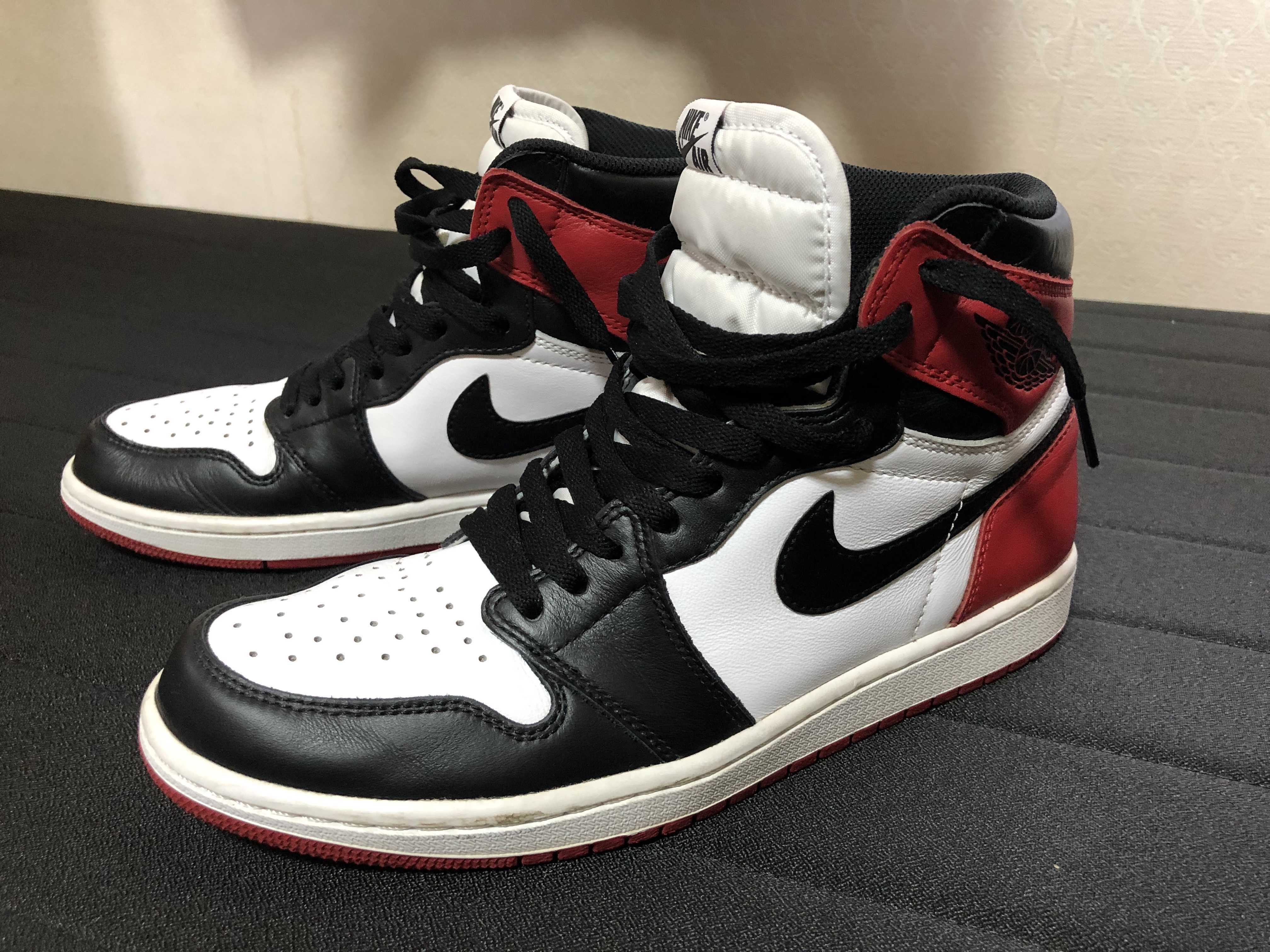 Nike Air Jordan 1 Retro High OG "Black Toe"(2016)