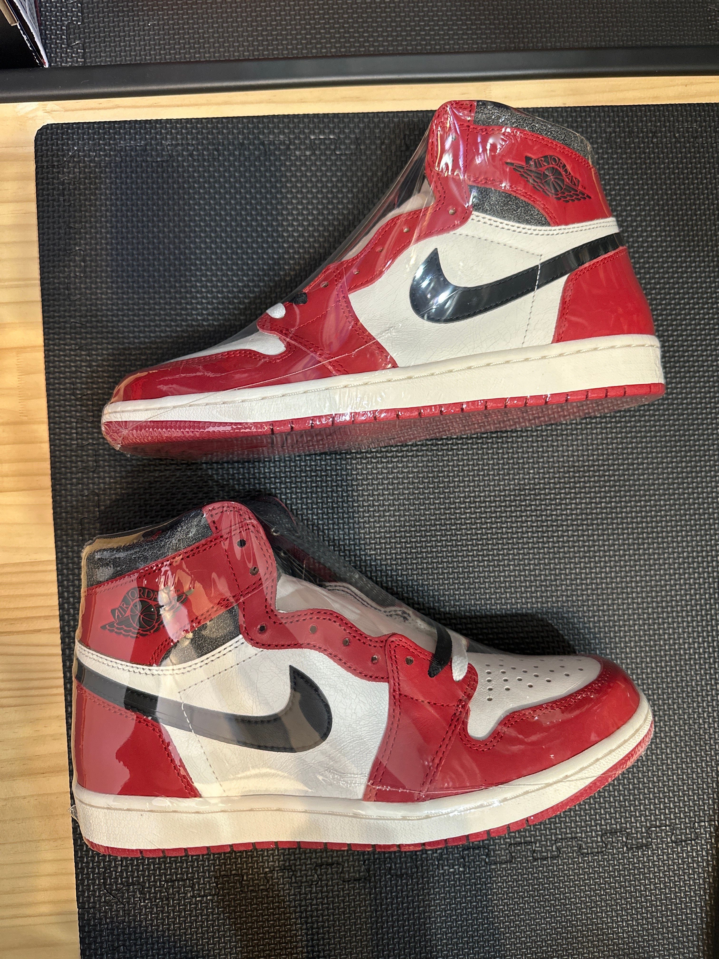 Nike Air Jordan 1 High OG "Lost & Found/Chicago"