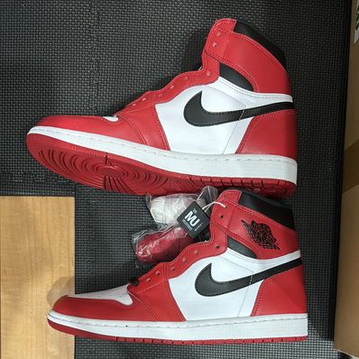 Nike Air Jordan 1 Retro High "Chicago" (2015)