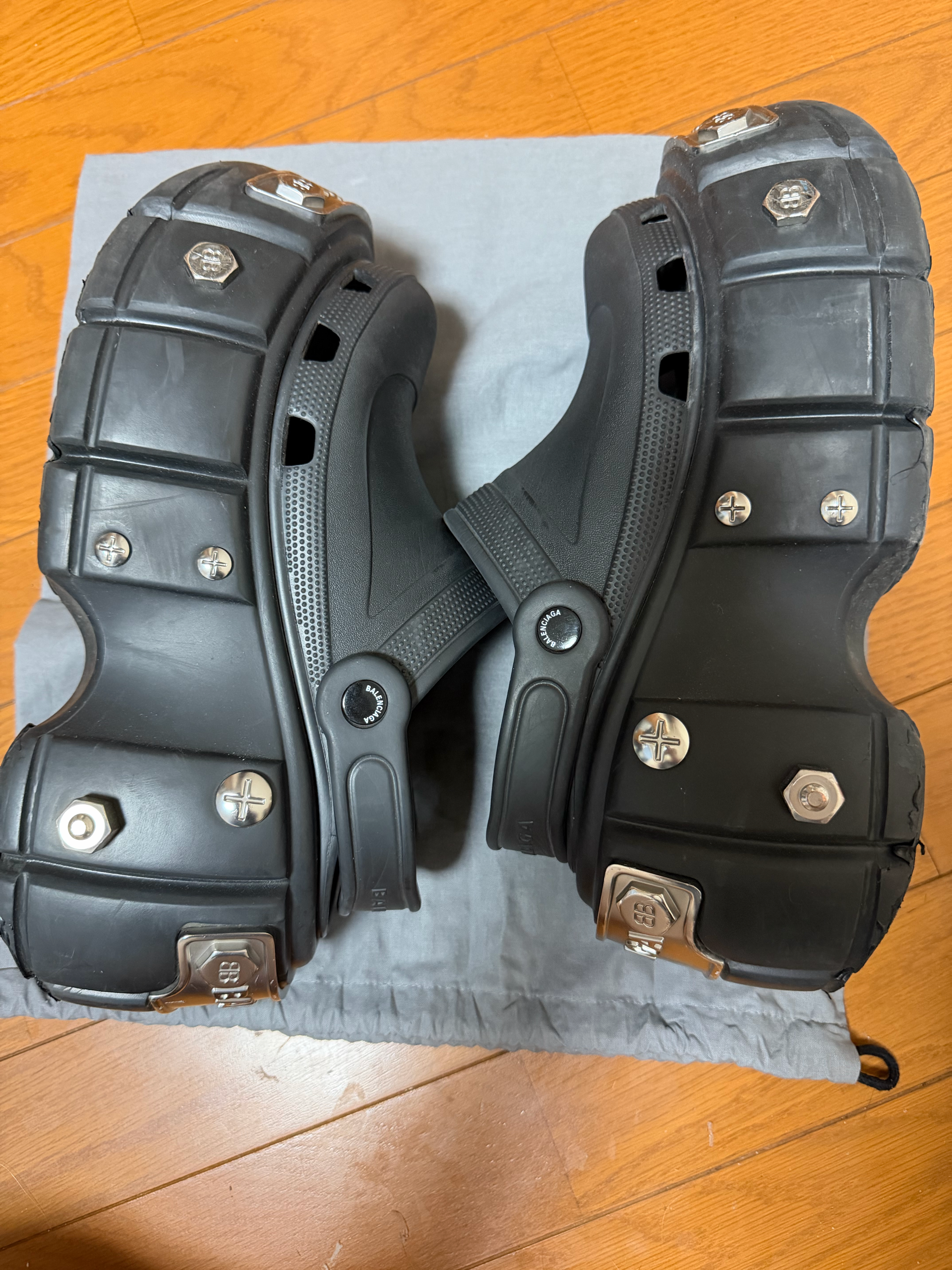 C (やや傷や汚れあり)】クロックス × バレンシアガ ウィメンズ ハード C (やや傷や汚れあり)】クロックス × バレンシアガ ウィメンズ ハード
