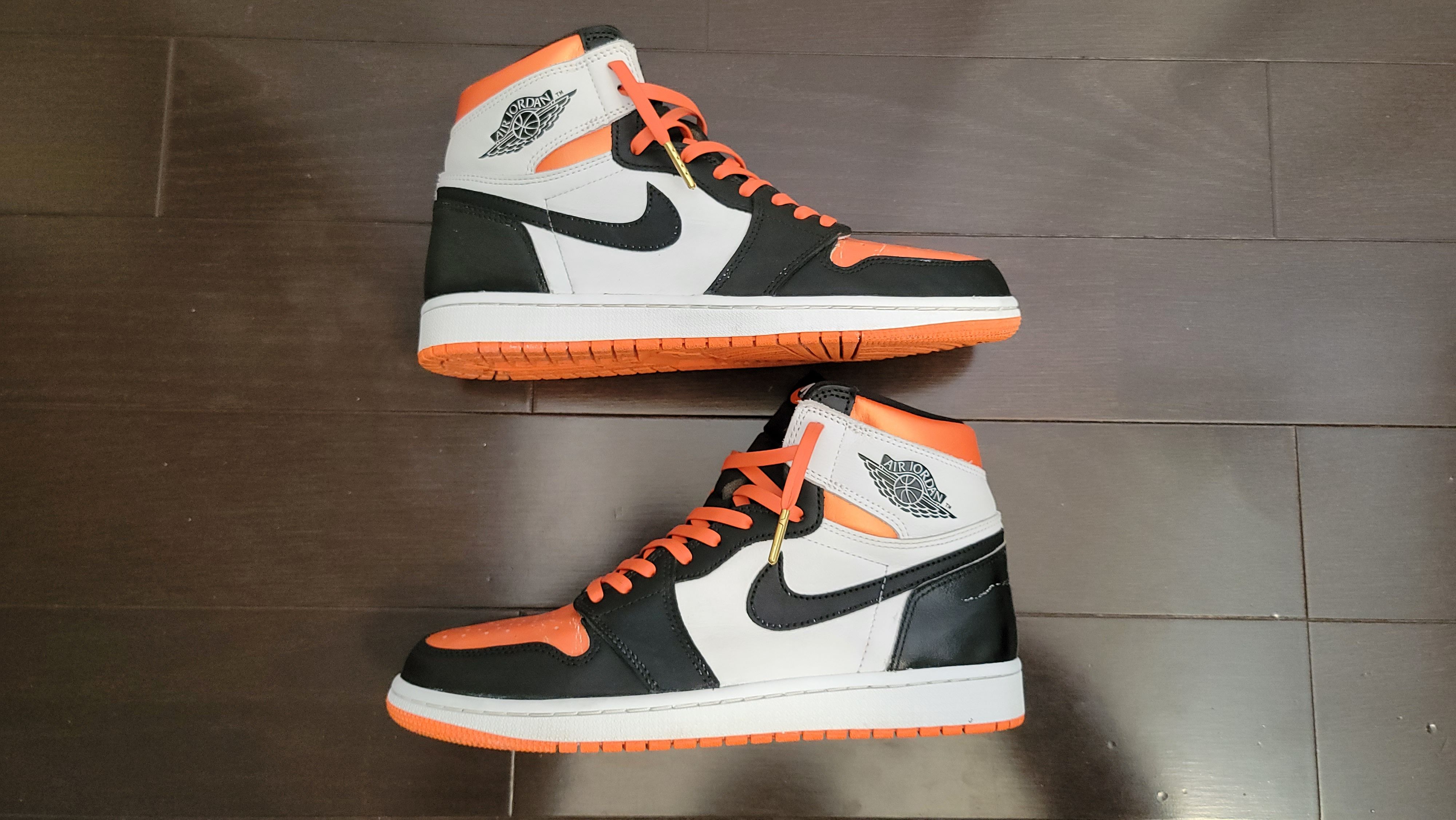 Nike Air Jordan 1 Retro High OG "Electro Orange"