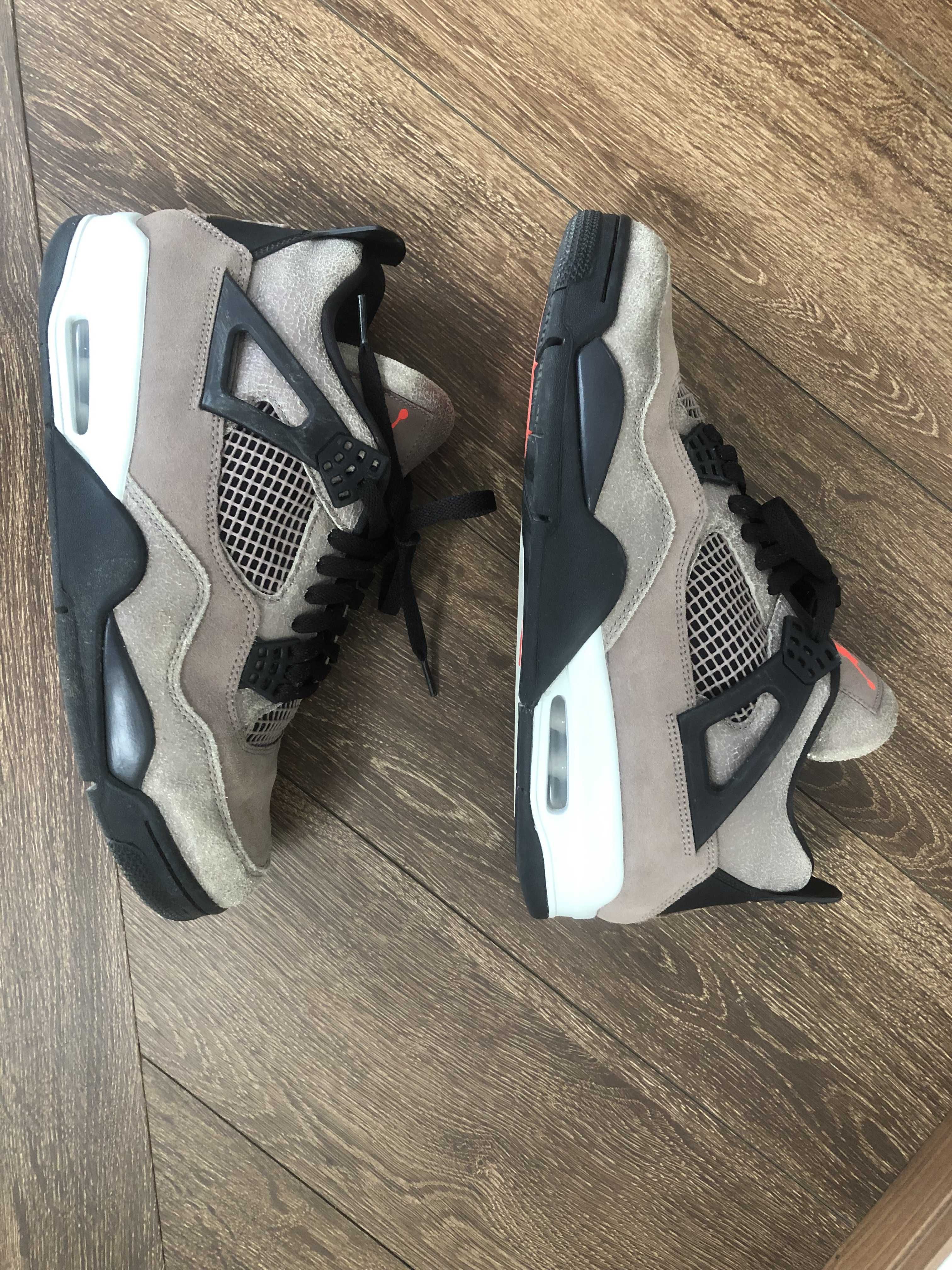Nike Air Jordan 4 "Taupe Haze"