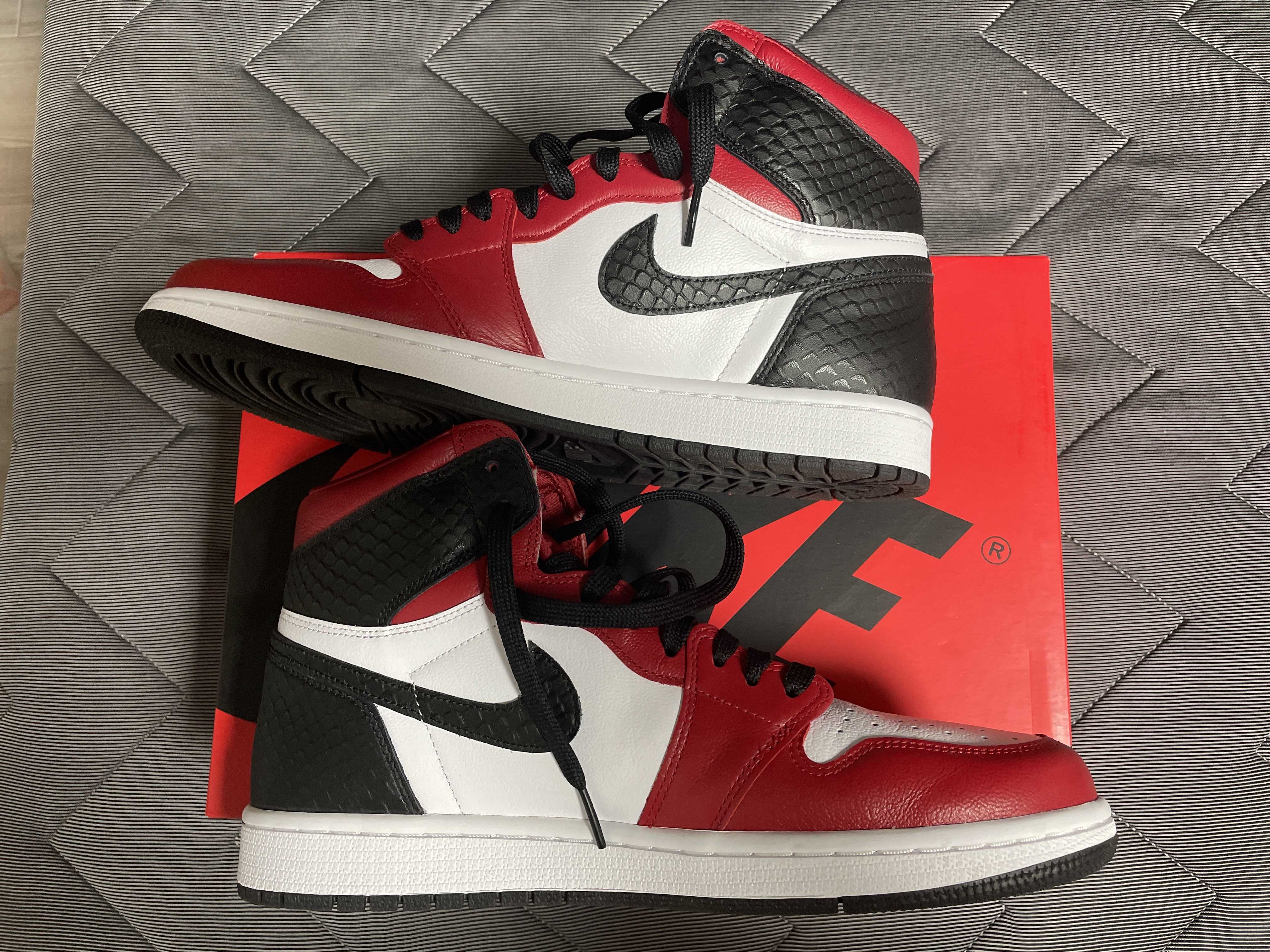 Nike Women's Air Jordan 1 High OG "Satin Red"