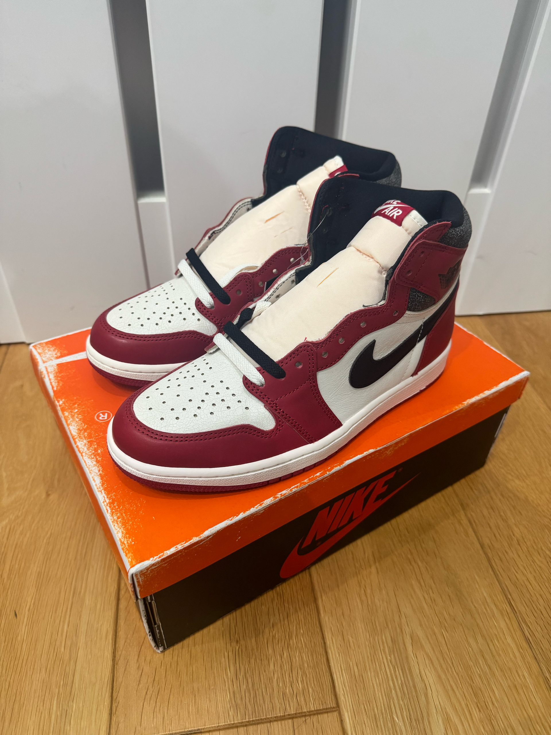 Nike Air Jordan 1 High OG "Lost & Found/Chicago"
