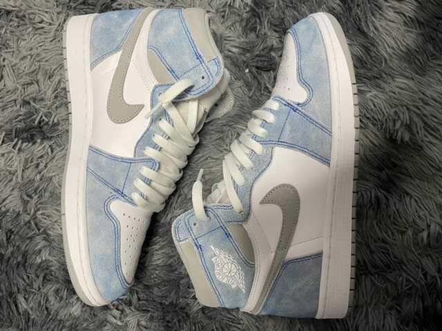 Nike Air Jordan 1 High OG "Hyper Royal"
