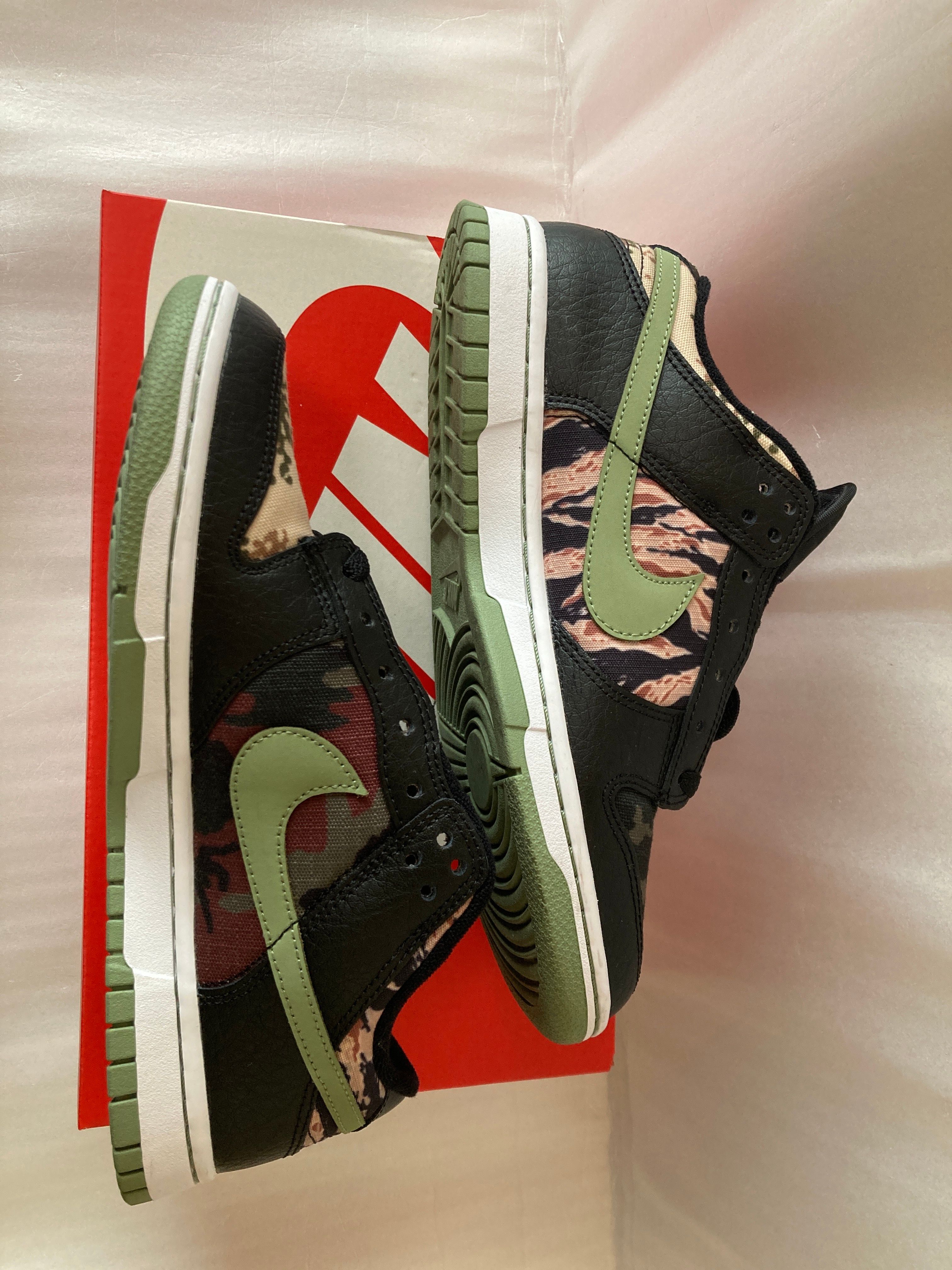 NIKE DUNK LOW SE "BLACK MULTI CAMO"