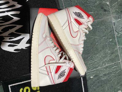 Nike Air Jordan 1 Retro High OG "Sail/University Red"