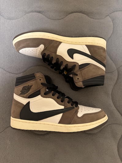 Travis Scott × Nike Air Jordan 1 Retro High OG TS SP "Sail/Dark Mocha"