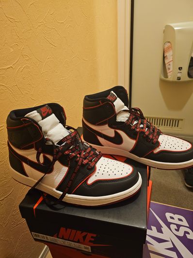 Nike Air Jordan 1 Retro High OG "Blood Line"