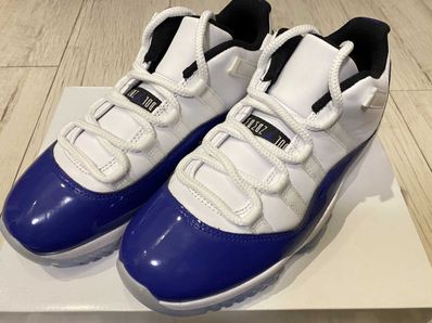 NIKE Women's AIR JORDAN 11 LOW "CONCORD SKETCH"