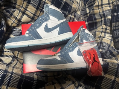 Nike Women's Air Jordan 1 High OG "Denim"