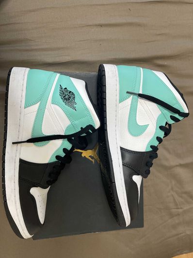 NIKE AIR JORDAN 1 MID "TROPICAL TWIST"