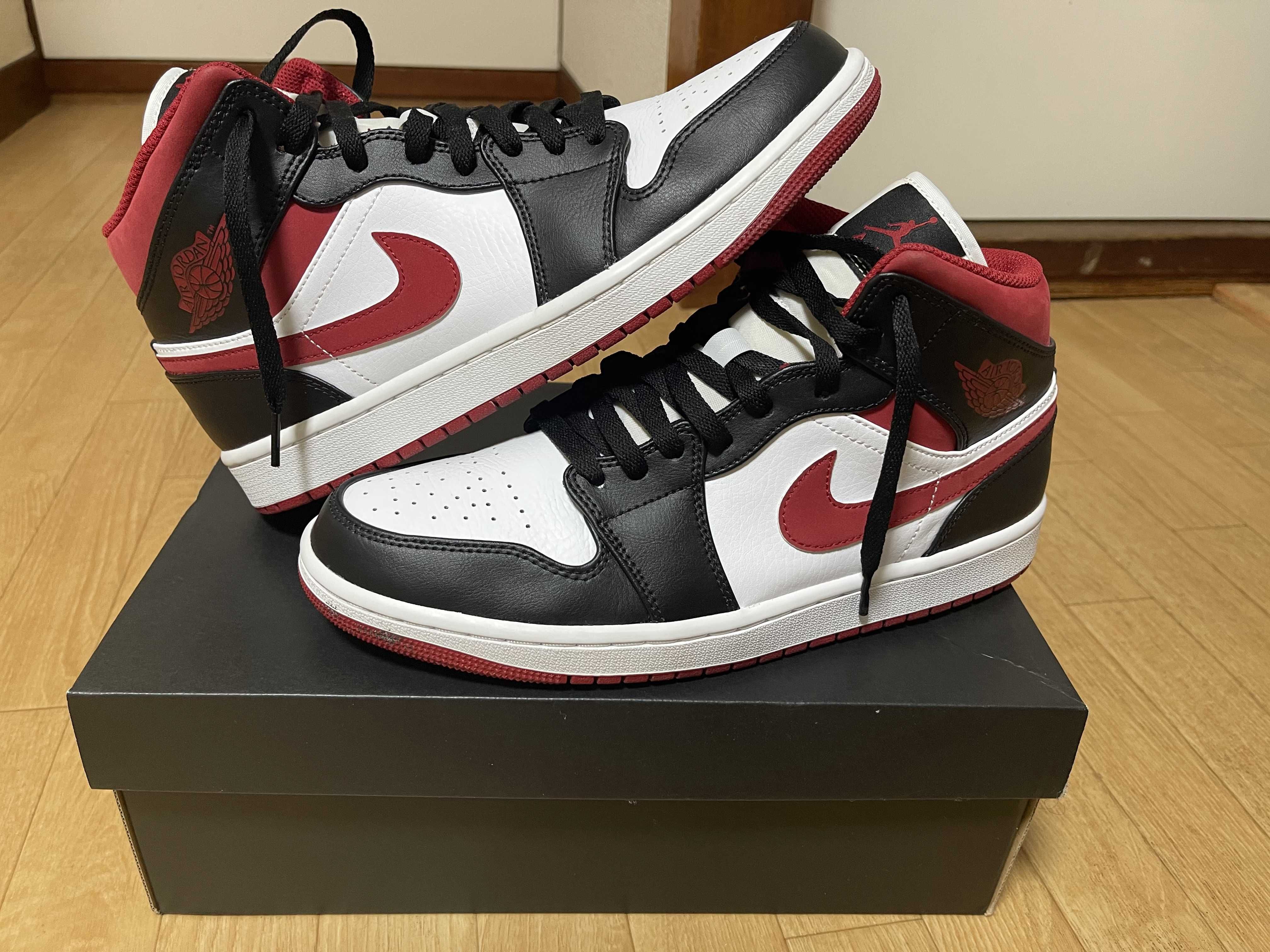 Nike Air Jordan 1 Mid "White/Gym Red Black"