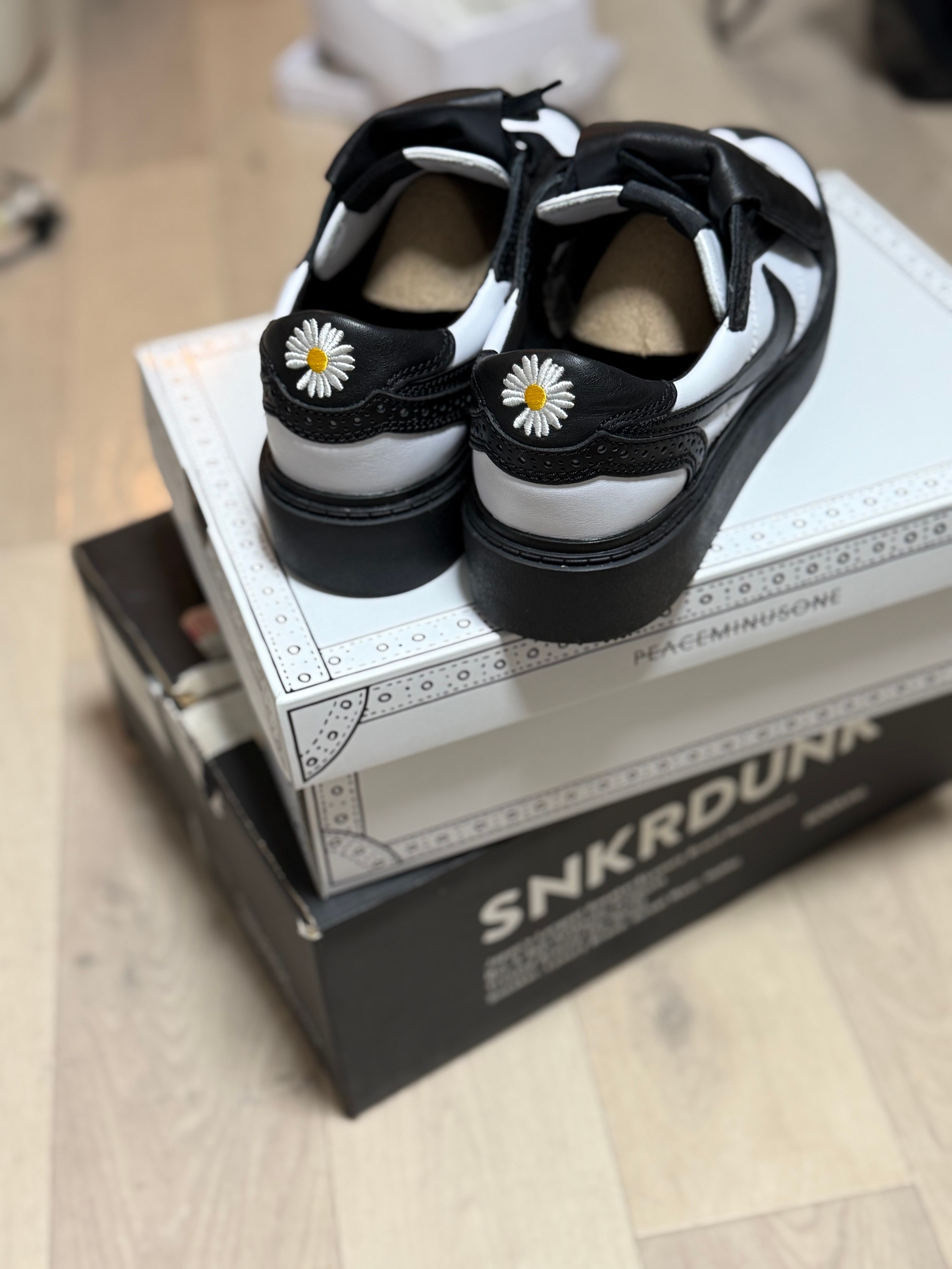 PEACEMINUSONE × Nike Kwondo 1 "Black and White" / G-DRAGON