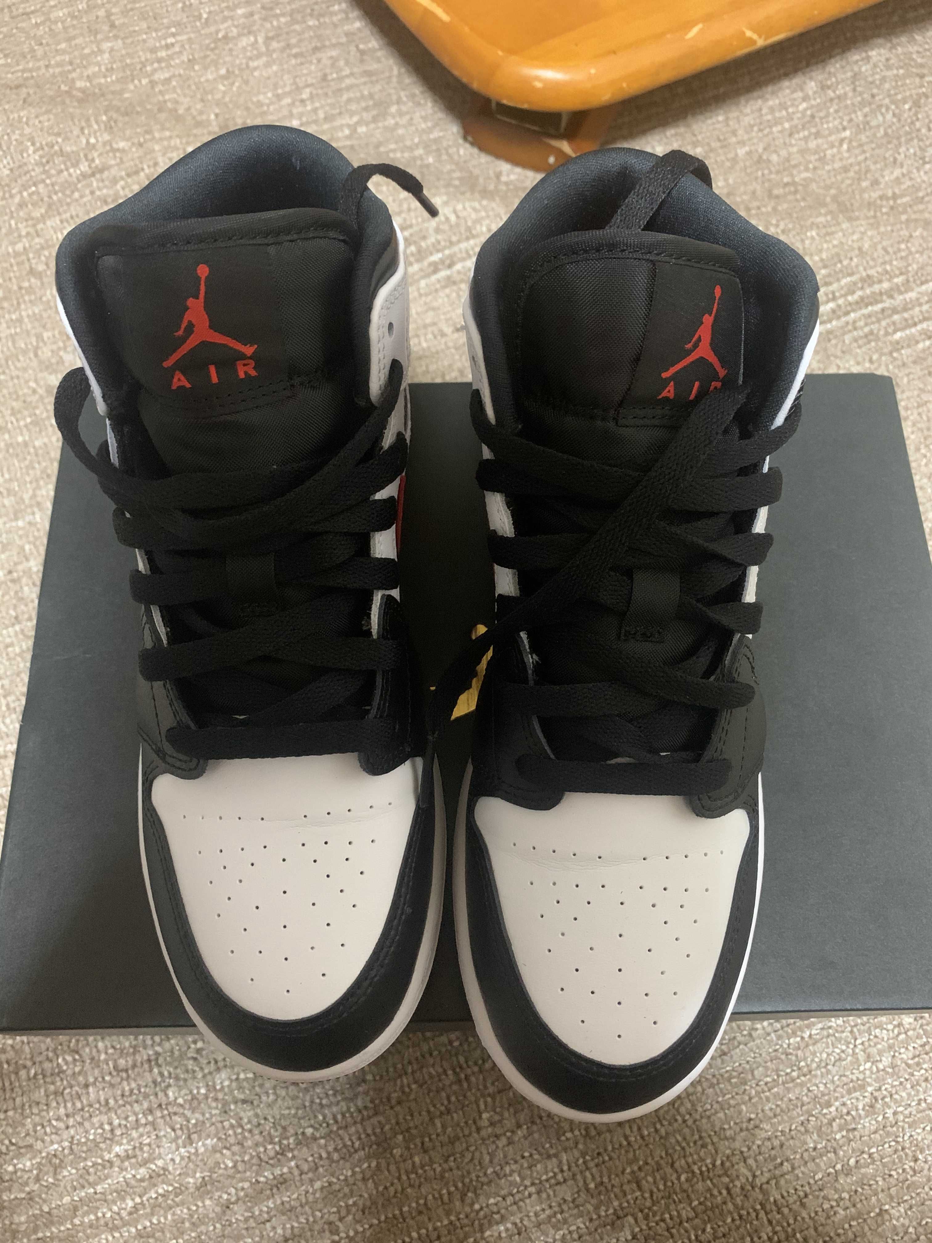 NIKE AIR JORDAN 1 MID GS "BLACK/CHILE RED/WHITE"