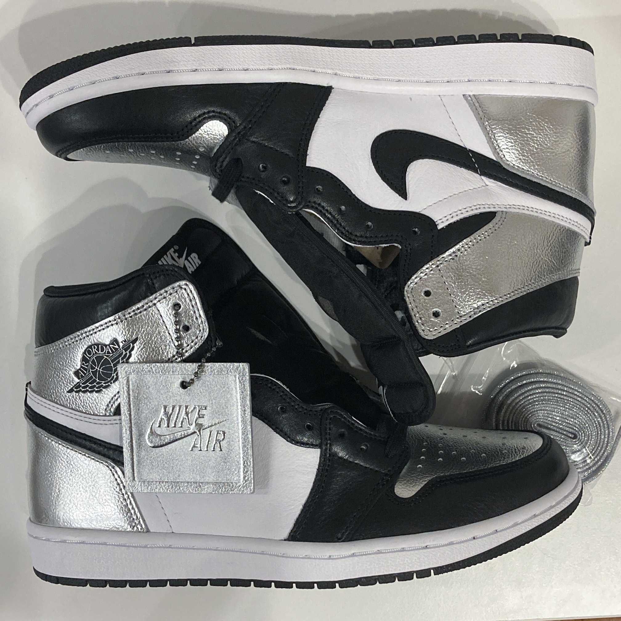 Nike Women's Air Jordan 1 Retro High OG "Silver Toe"
