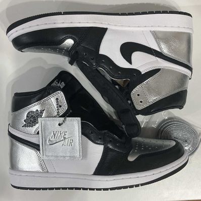 Nike Women's Air Jordan 1 Retro High OG "Silver Toe"