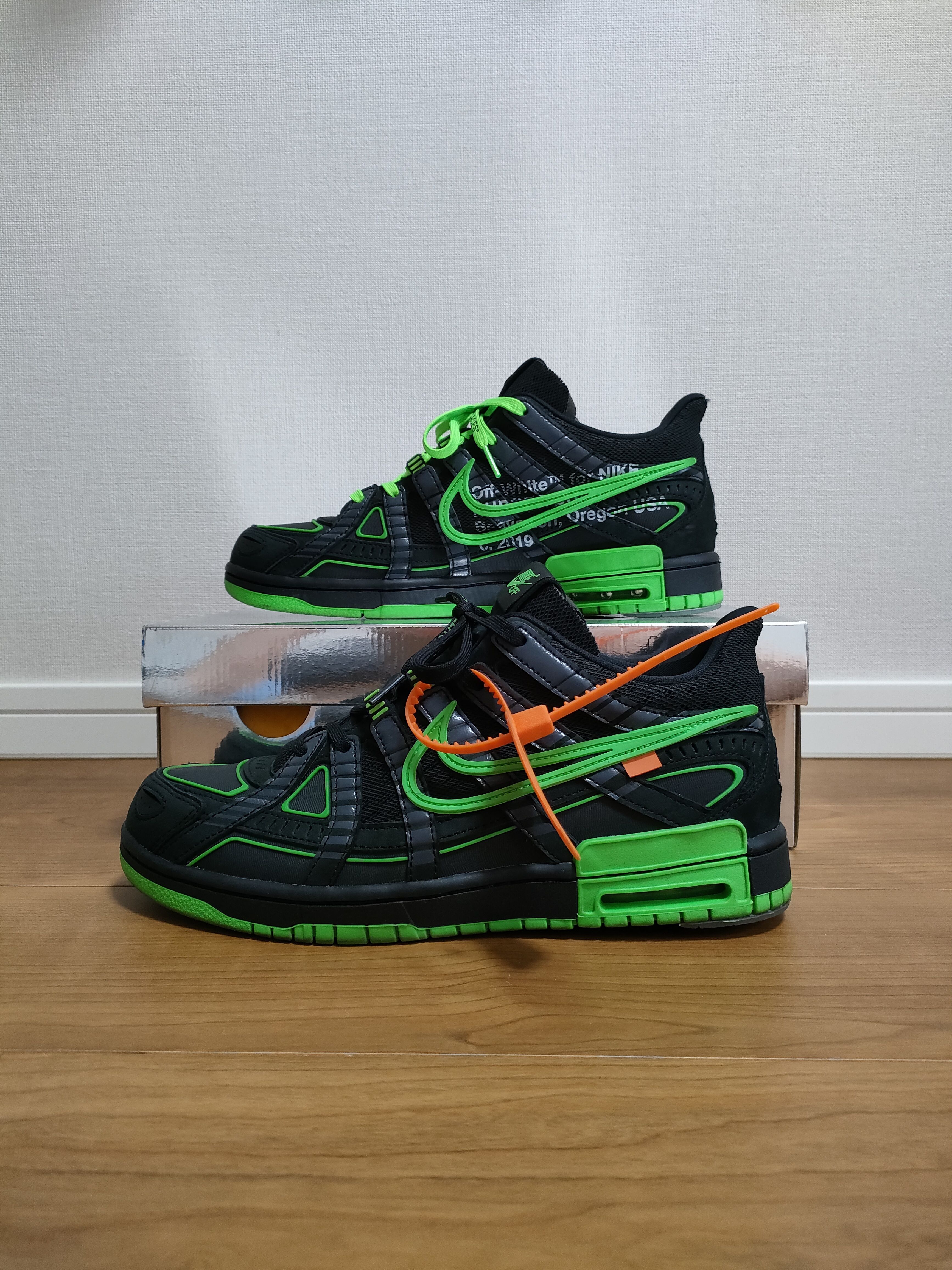 Off-White × Nike Air Rubber Dunk "Black/Green Strike"