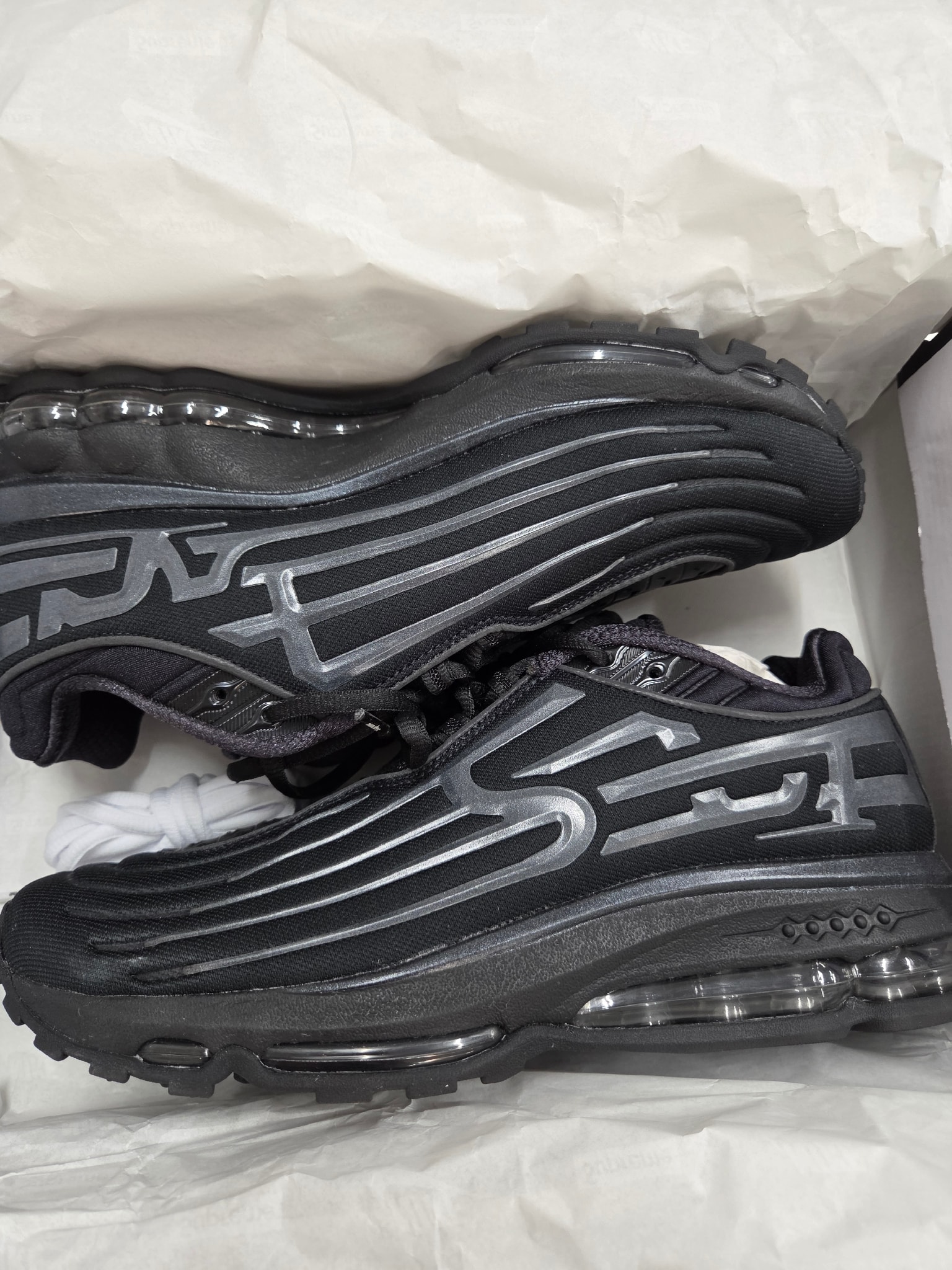 Supreme × Nike Air Max 2001 Air Ecstasy "Black" (26FW Week2)