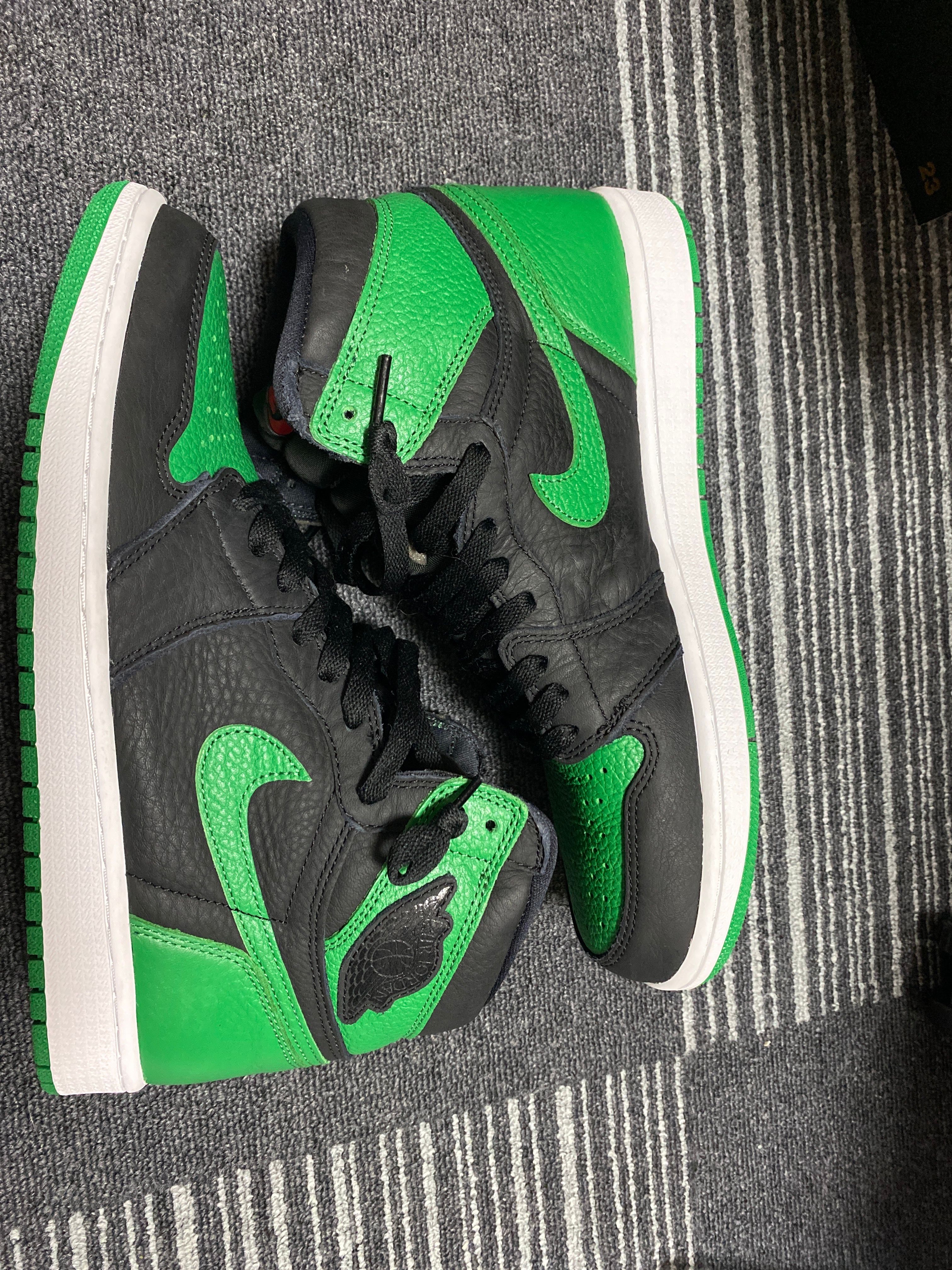 Nike Air Jordan 1 Retro High OG "Black/Pine Green" (2020)