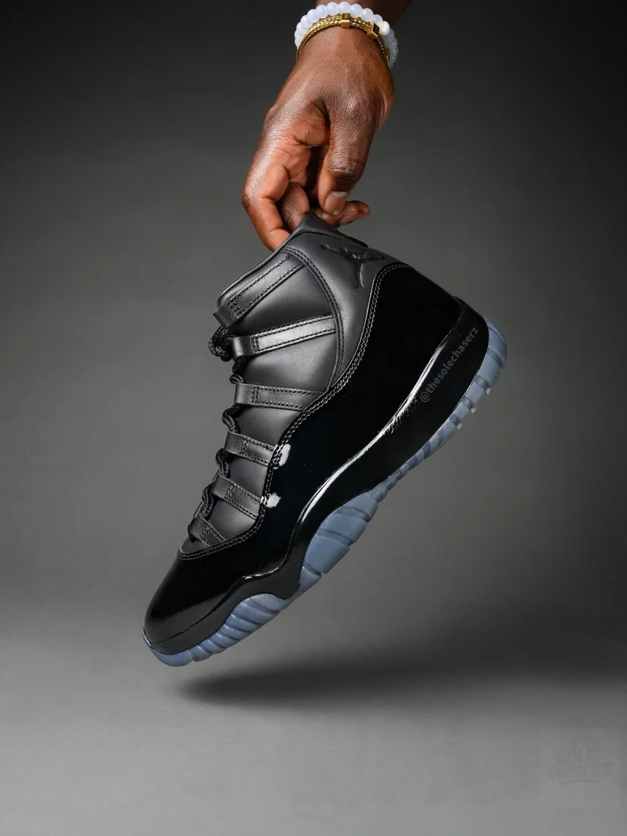 COMME des GARCONS HOMME PLUS × Nike Air Jordan 11 "Black"