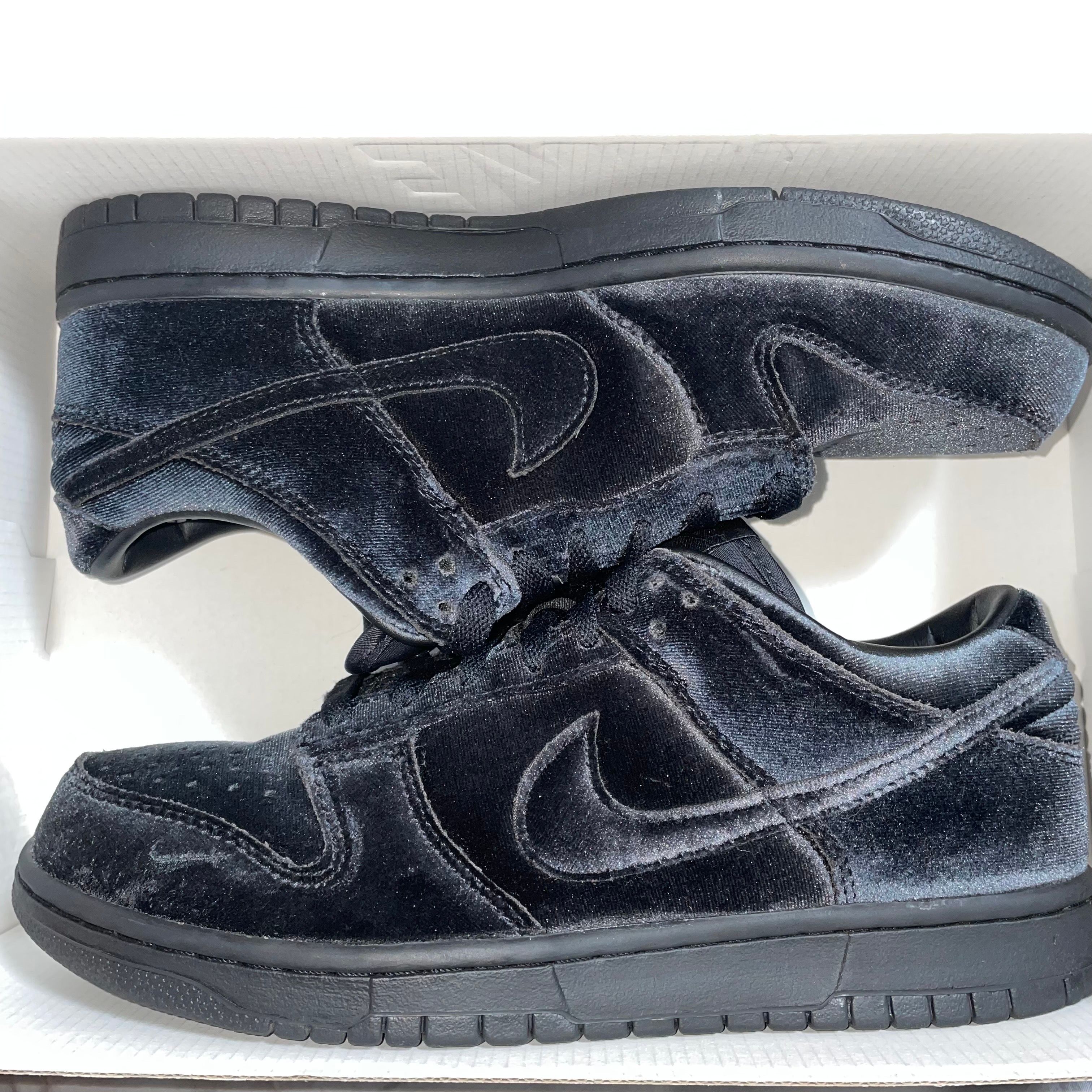 Dover Street Market × Nike Dunk Low "Triple Black"