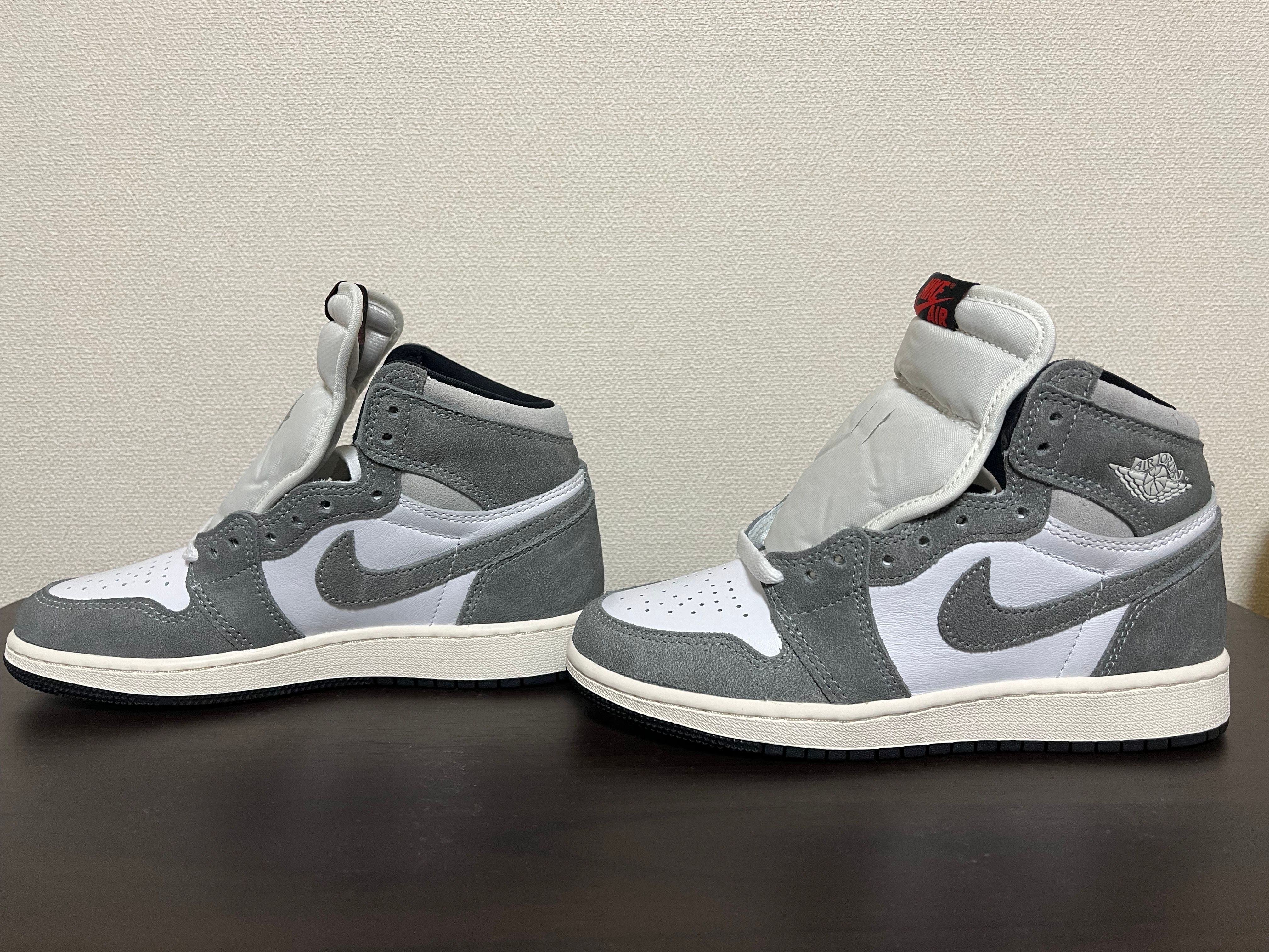 Nike GS Air Jordan 1 Retro High OG "Black and Smoke Grey"