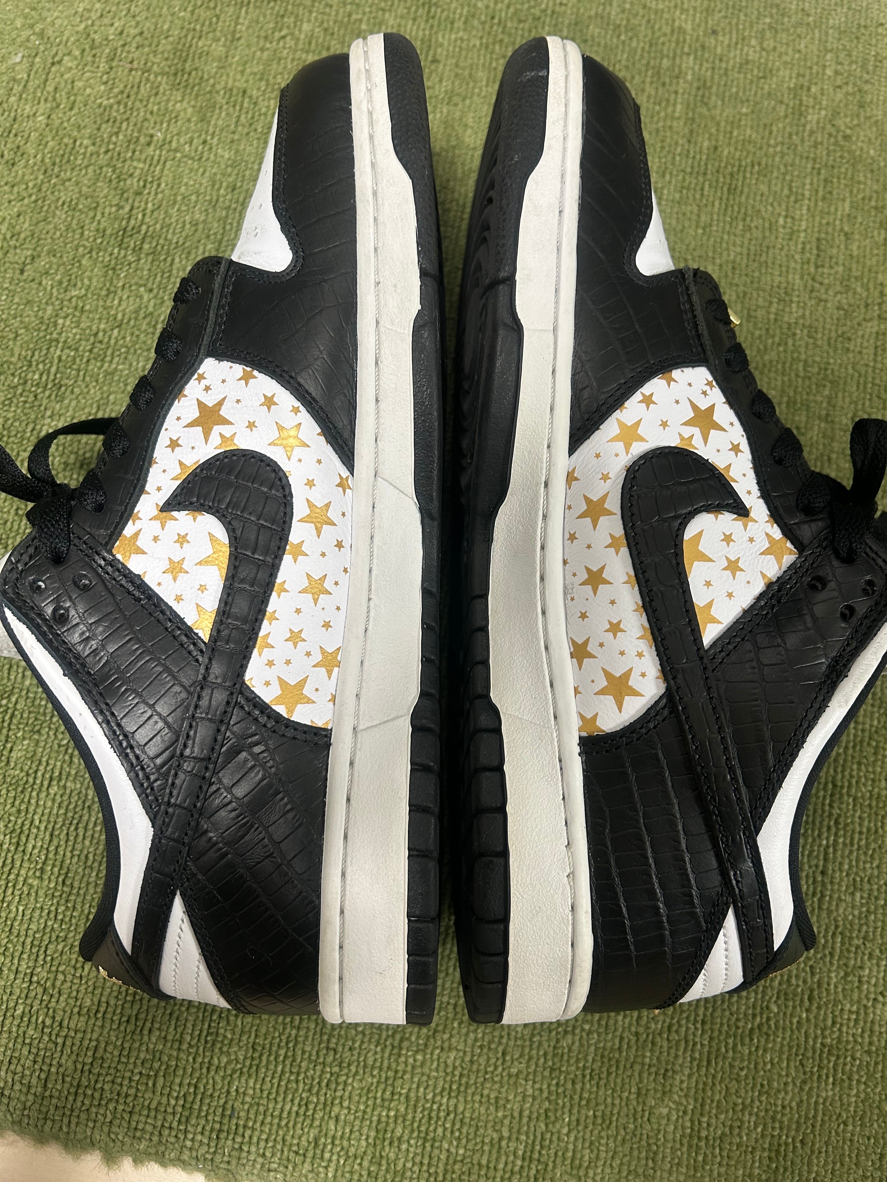 Supreme × Nike SB Dunk Low OG QS Gold Stars "White/Black"