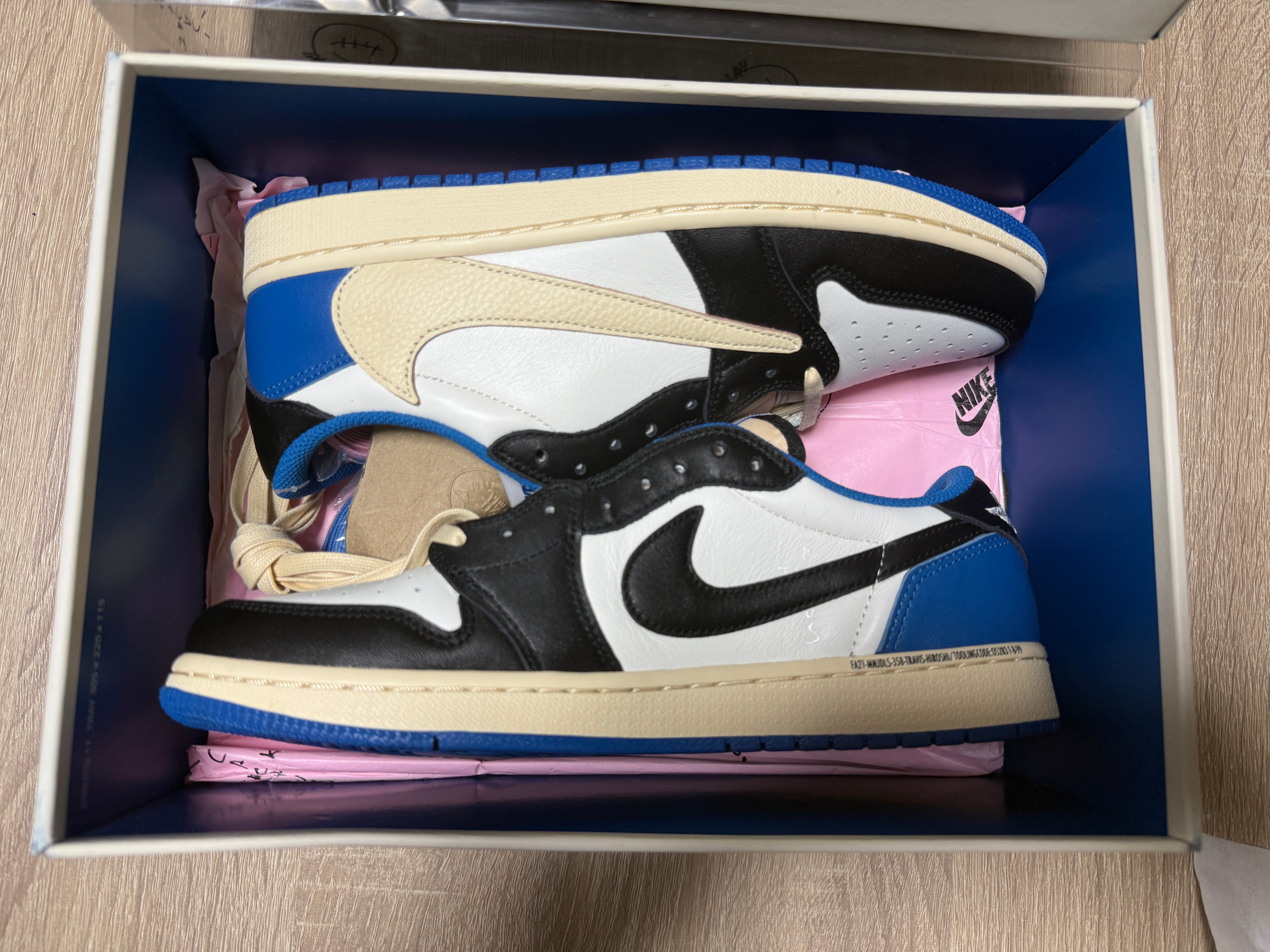 Travis Scott × fragment design × Nike Air Jordan 1 Low OG SP "Military Blue"
