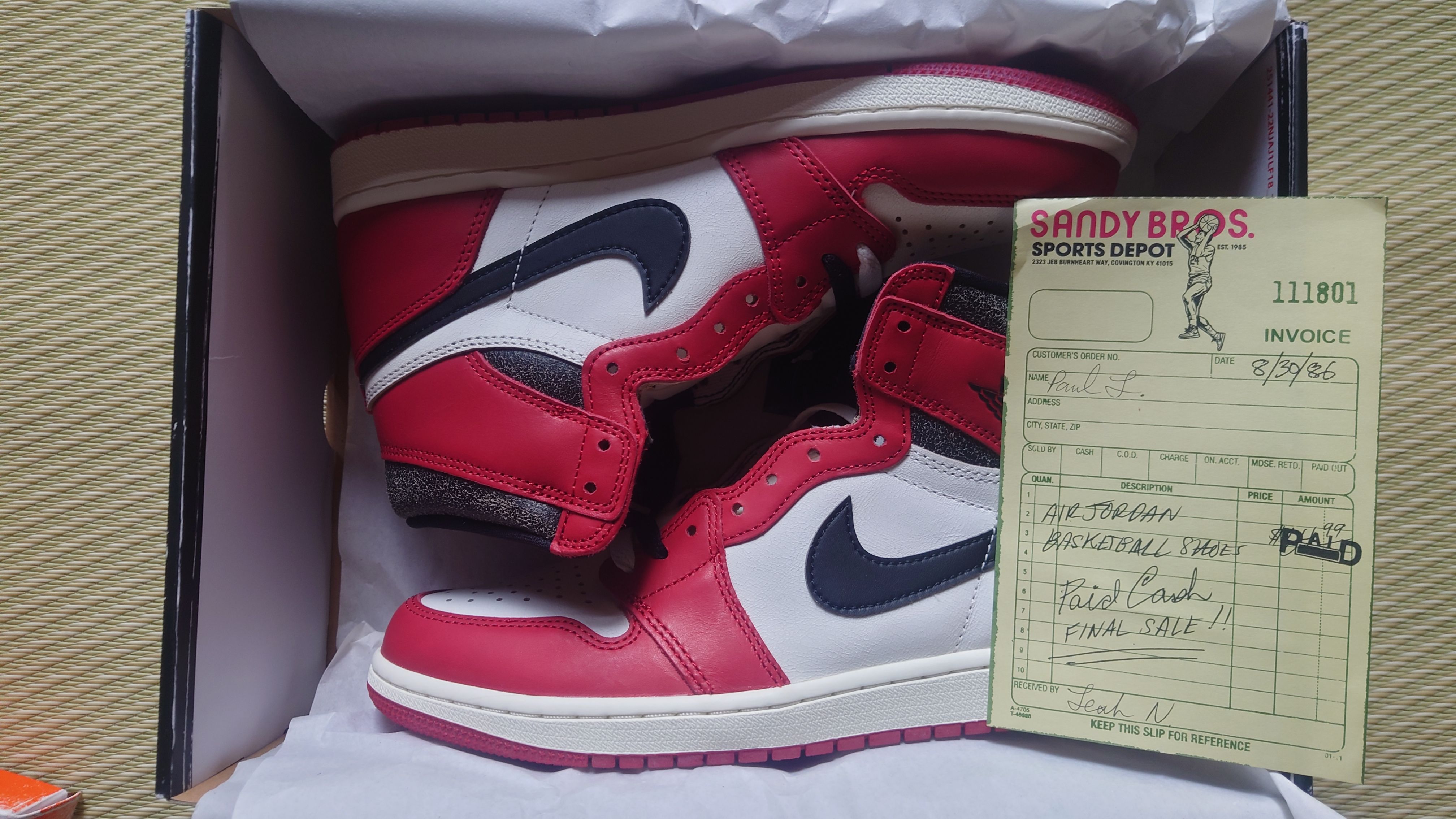 Nike Air Jordan 1 High OG "Lost & Found/Chicago"