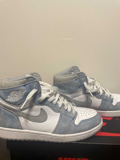 Nike Air Jordan 1 High OG "Hyper Royal"