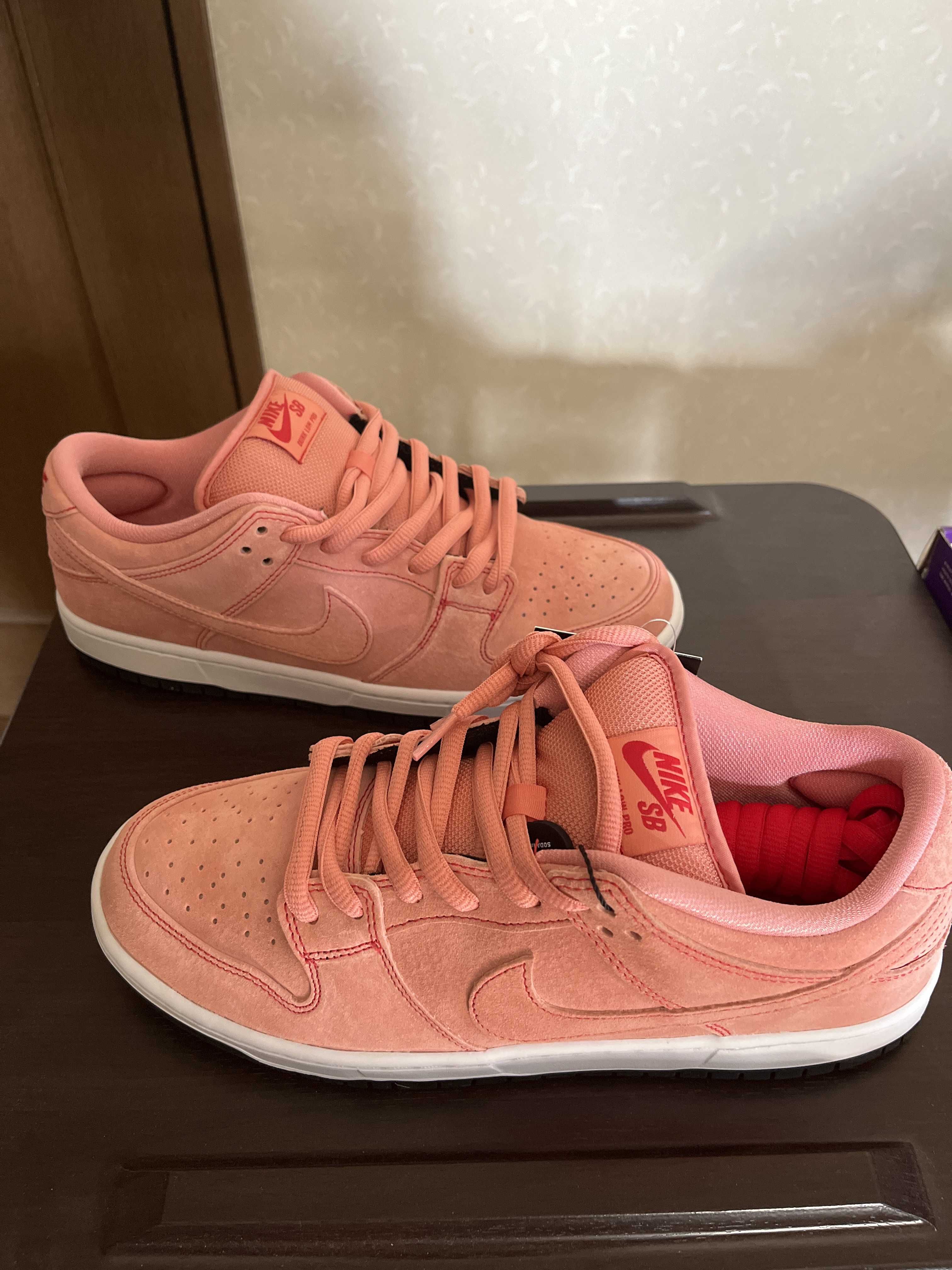 Nike SB Dunk Low "Pink Pig"